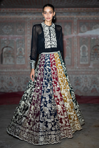 METALLIC THREAD EMBROIDERED FLARED SKIRT