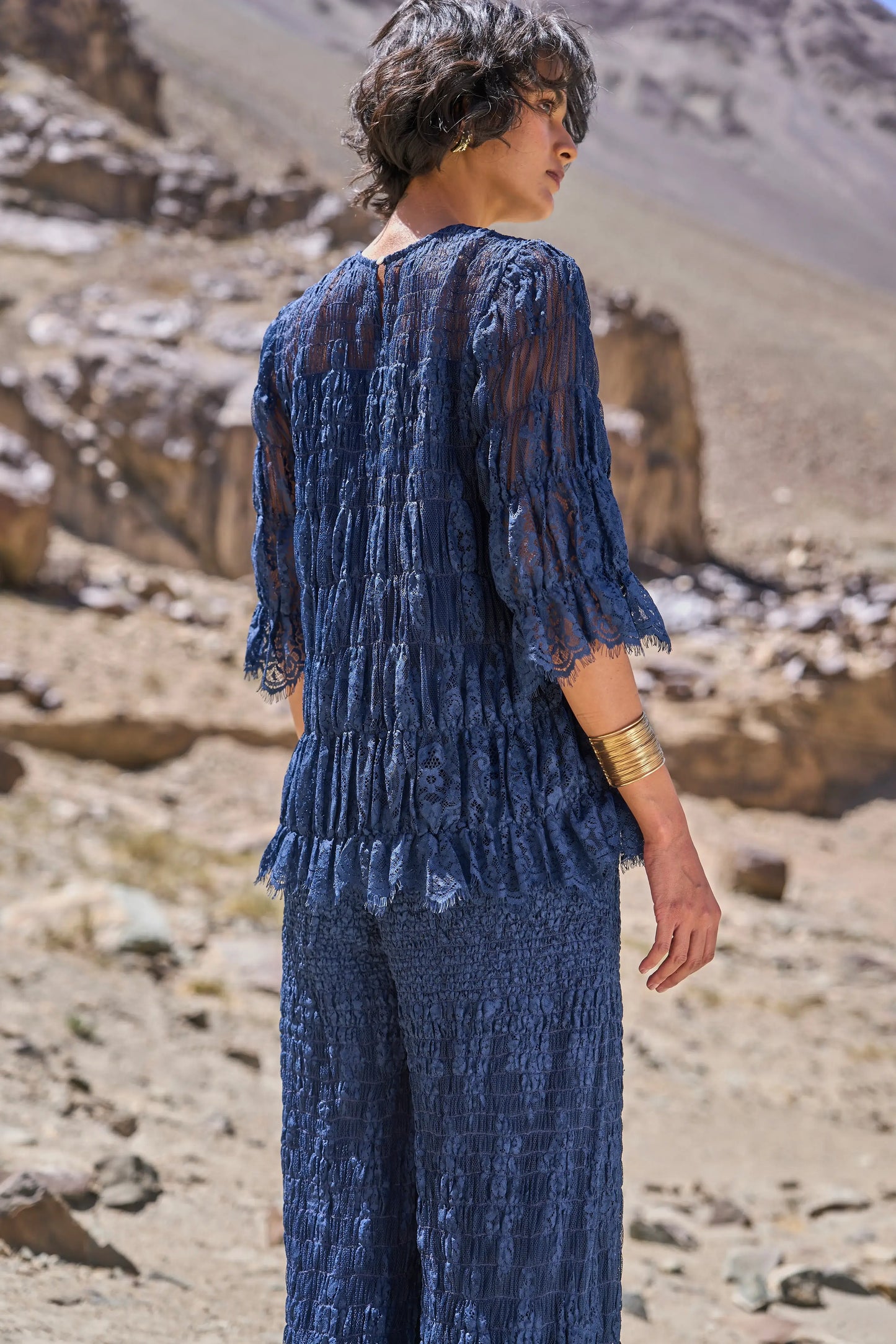 ALLOVER RUCHED LACE TOP