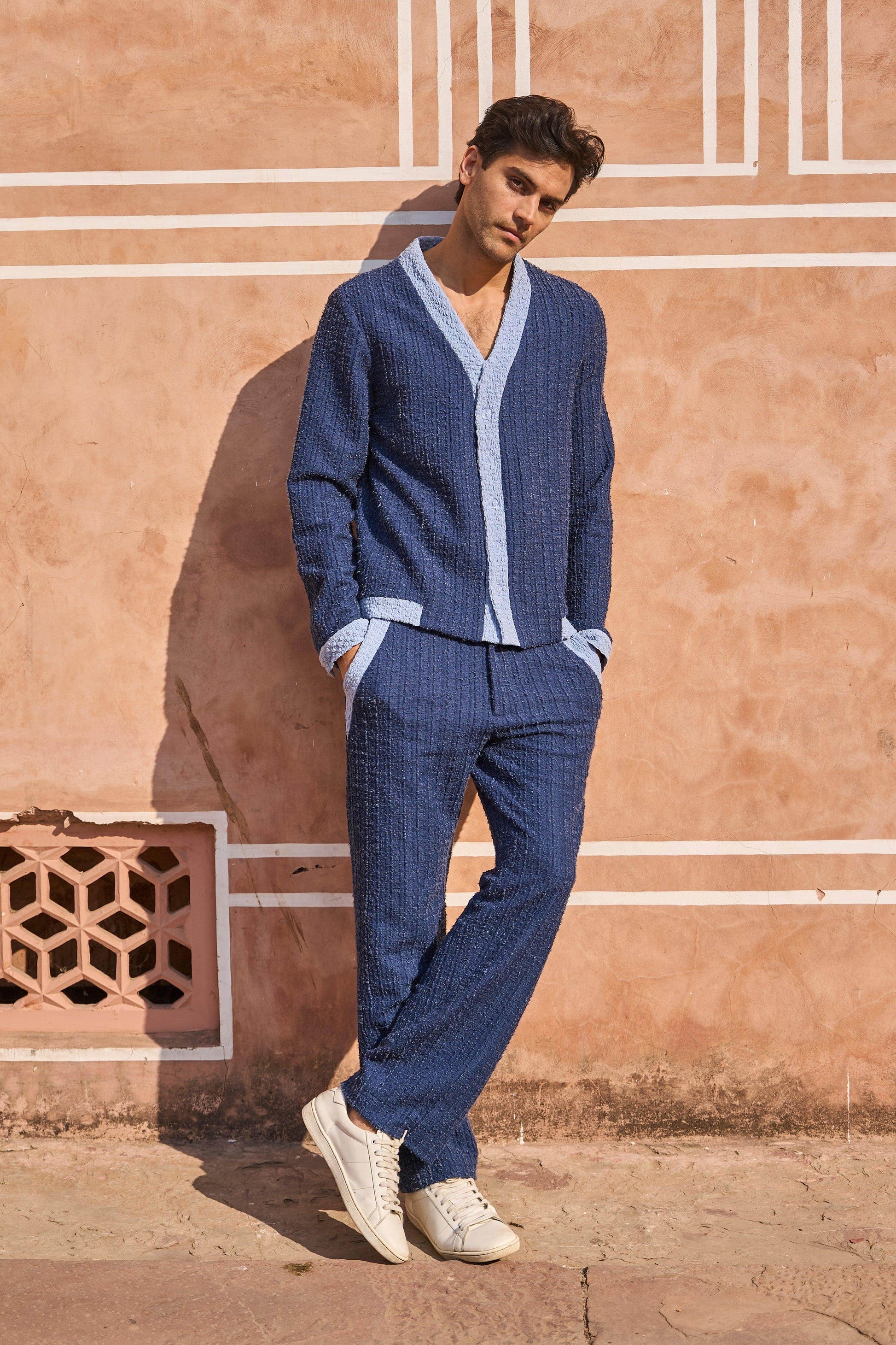 Y NECK KNIT SHIRT - dash and dot