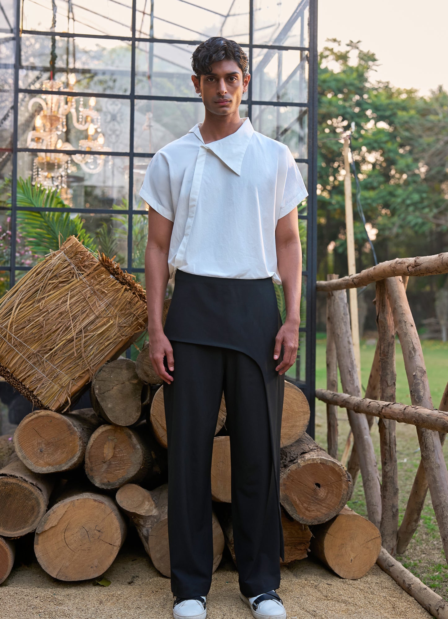 WIDE-LEGGED DRAPE PANT