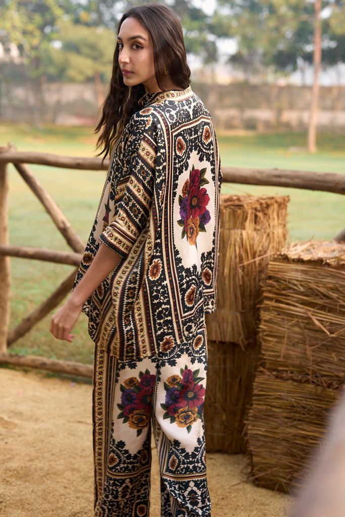 BAROQUE PRINTED STRAIGHT-CUT PANT dash and dot