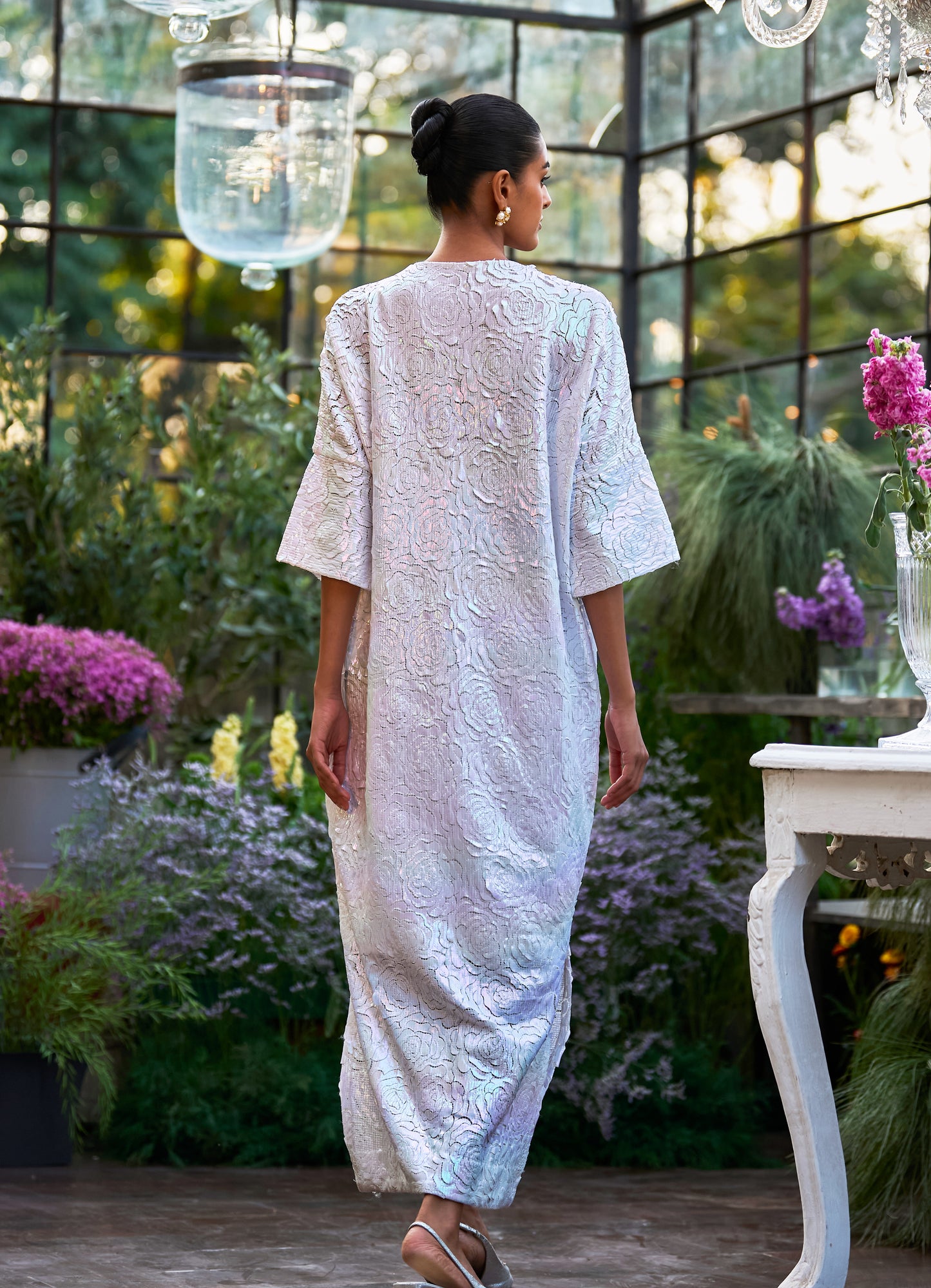 CUTWORK LAMÉ KAFTAN