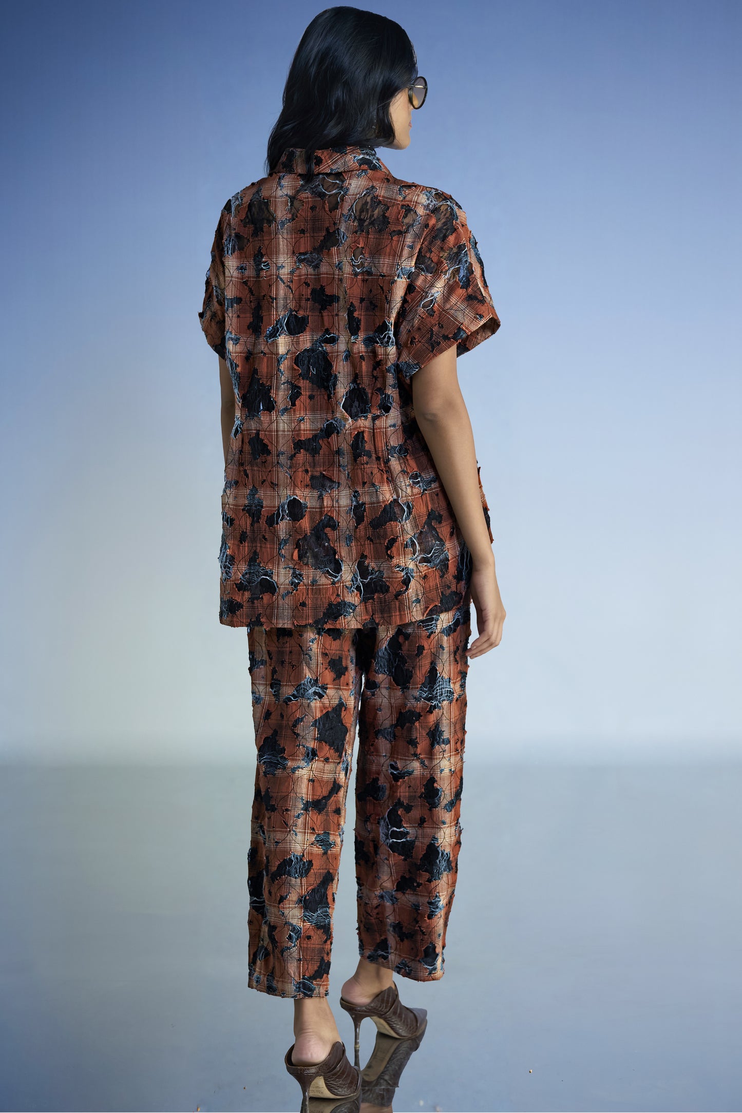 DISTRESSED SHIRT & PANT SET