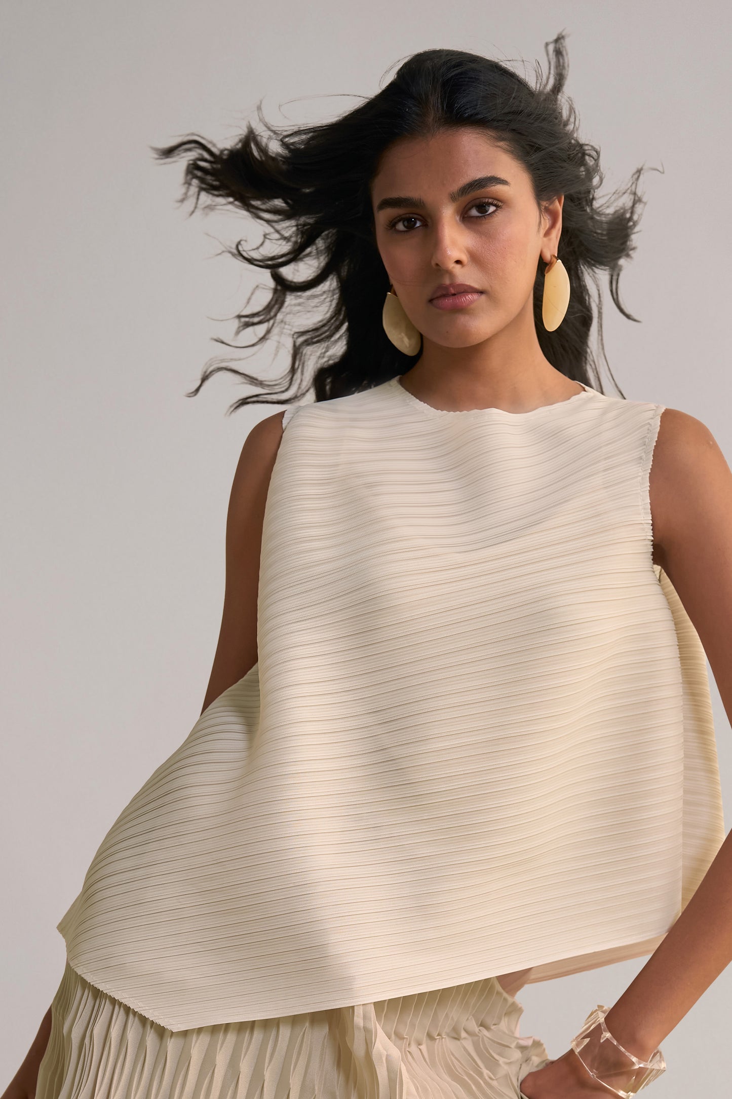 ASYMMETRIC PLEATED TOP