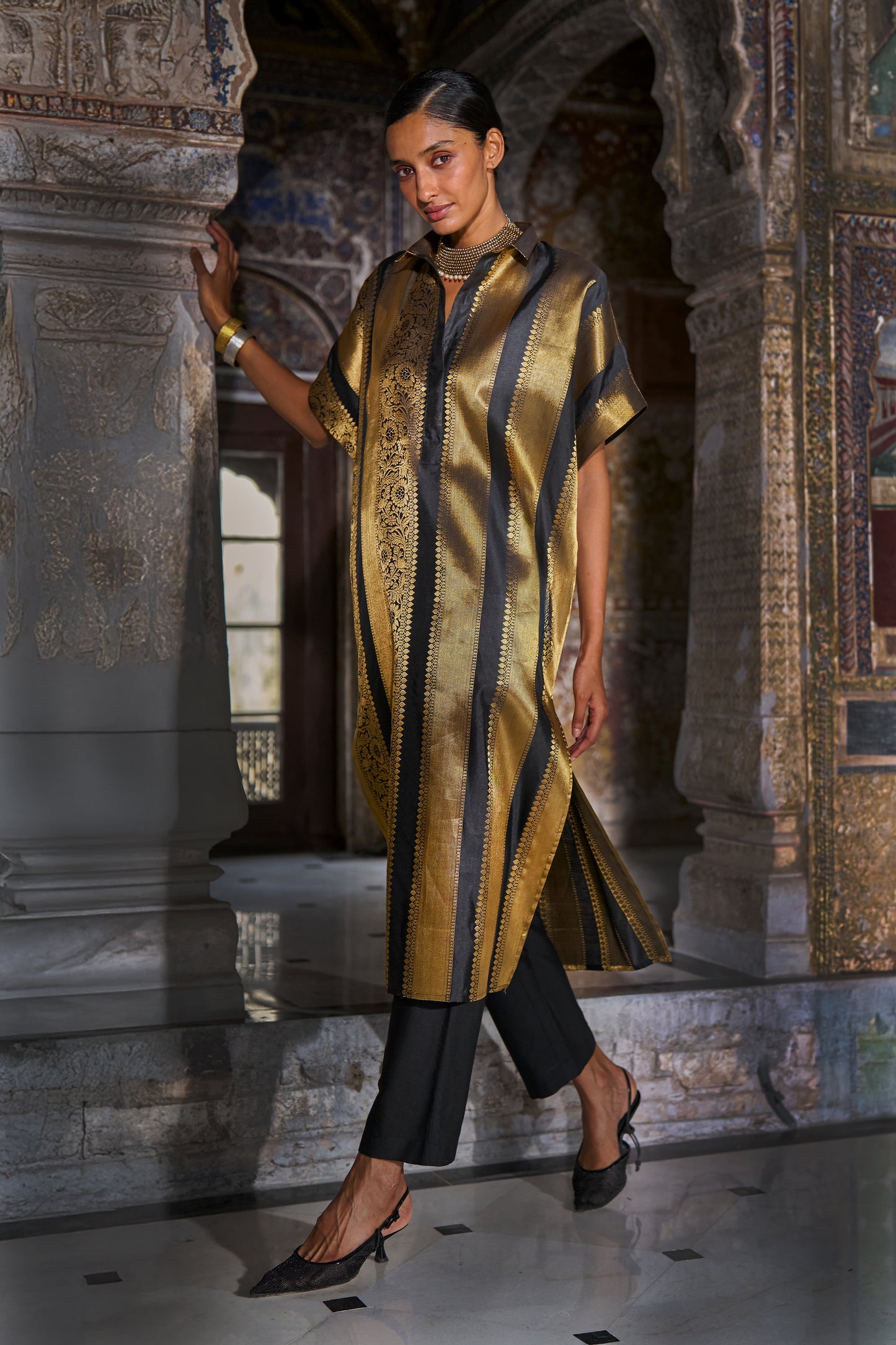 BENARES BROCADE STRIPED LONGLINE SET