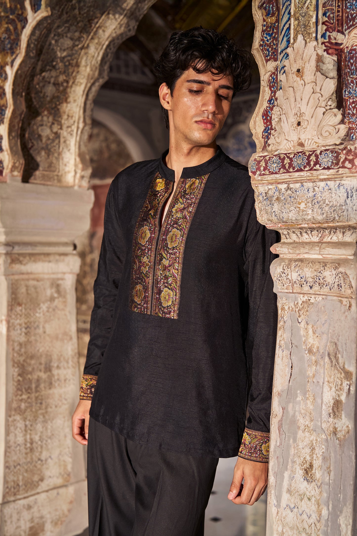 BENARES BORDER APPLIQUÉ SHIRT
