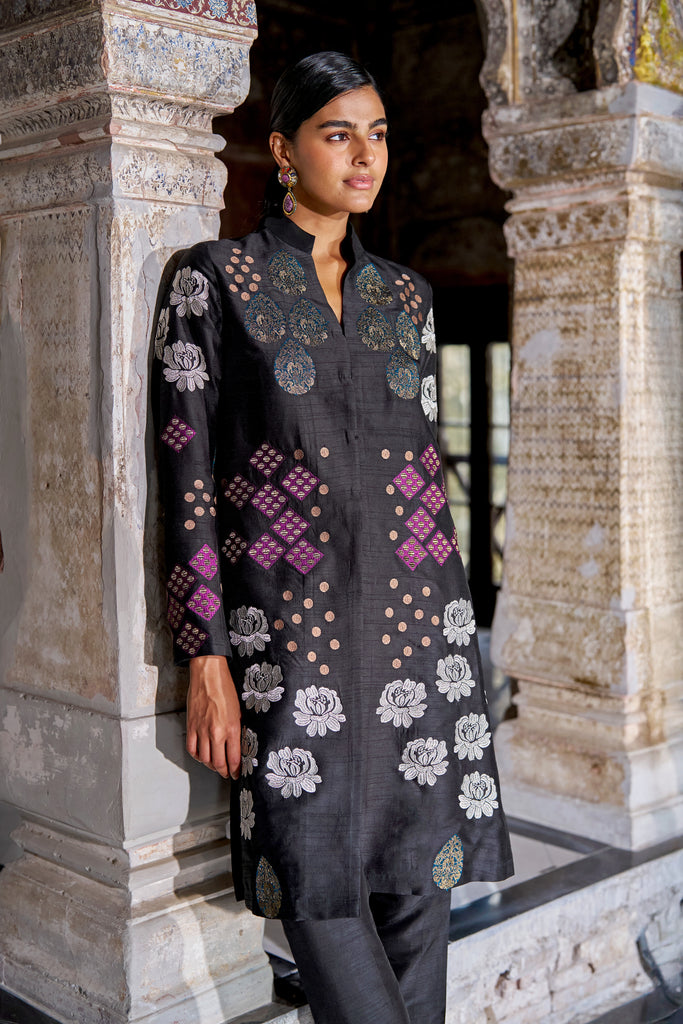 BROCADE EMBROIDERED TOP dash and dot