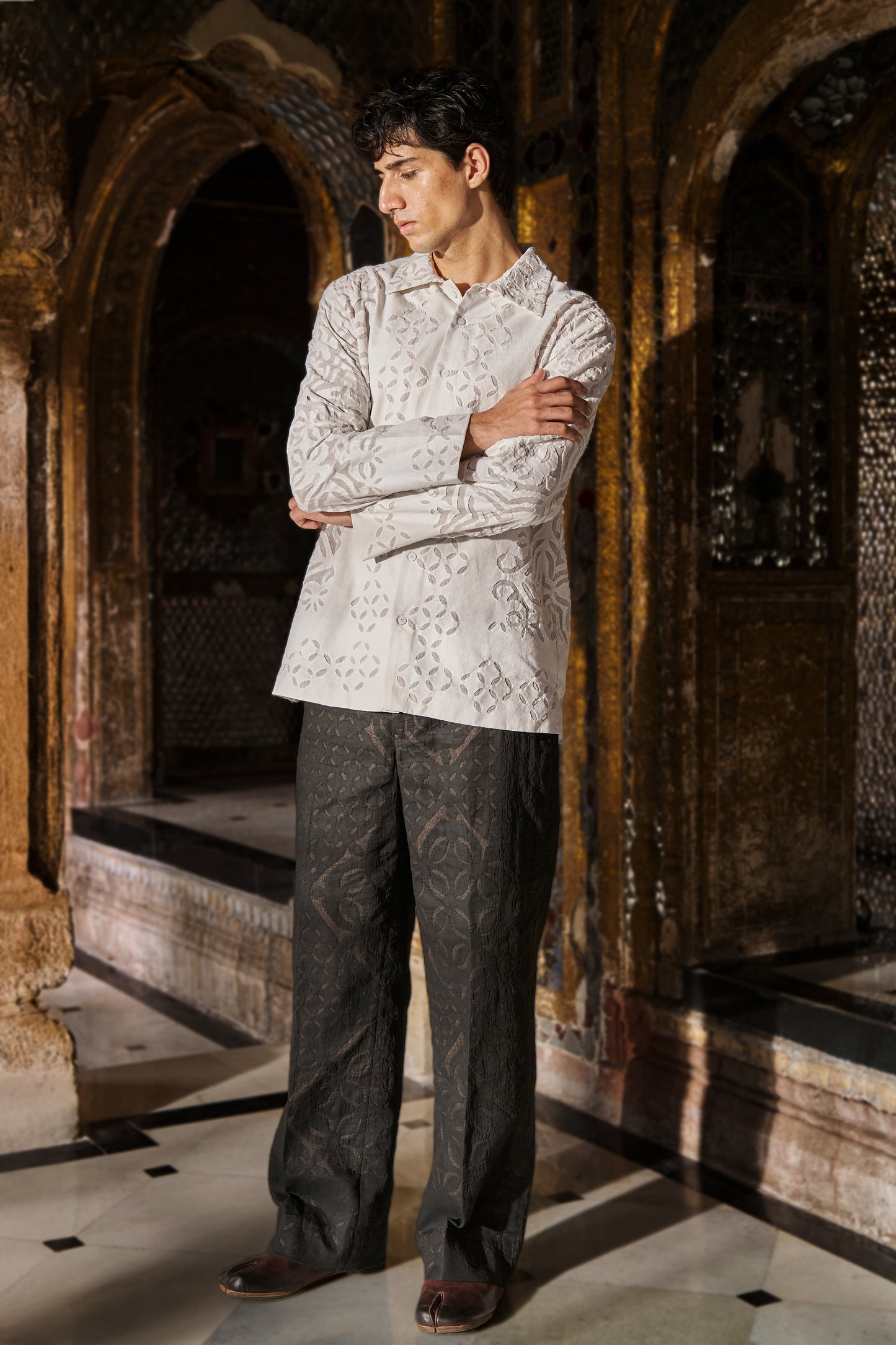 CUTWORK APPLIQUÉ SHIRT