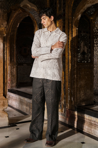 CUTWORK APPLIQUÉ SHIRT