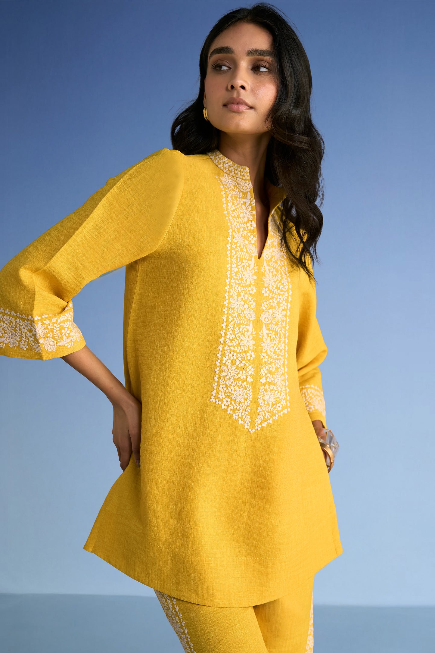 EMBROIDERED LINEN-TEXTURED PANT