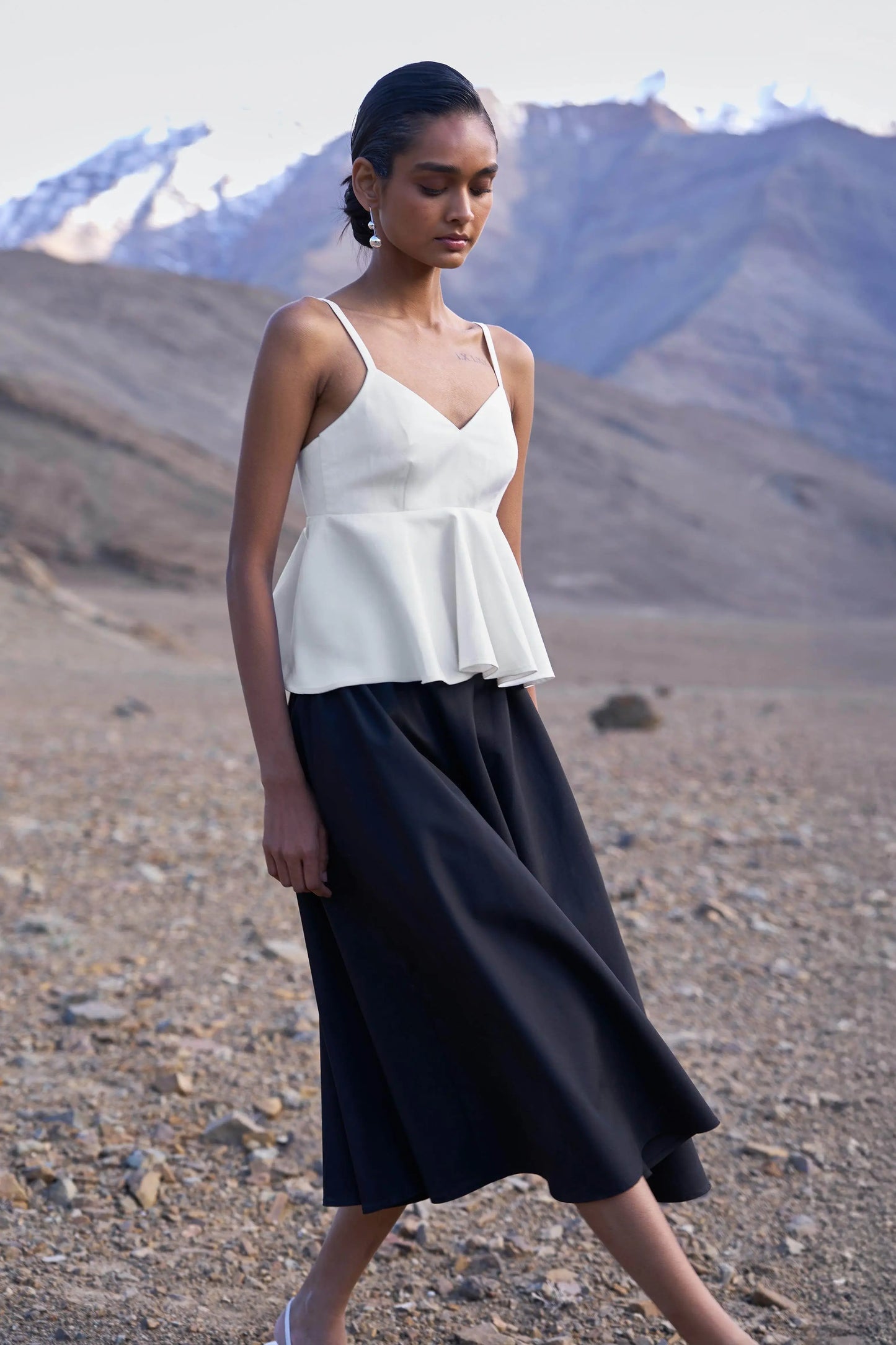 BLACK FLARE SKIRT - dash and dot