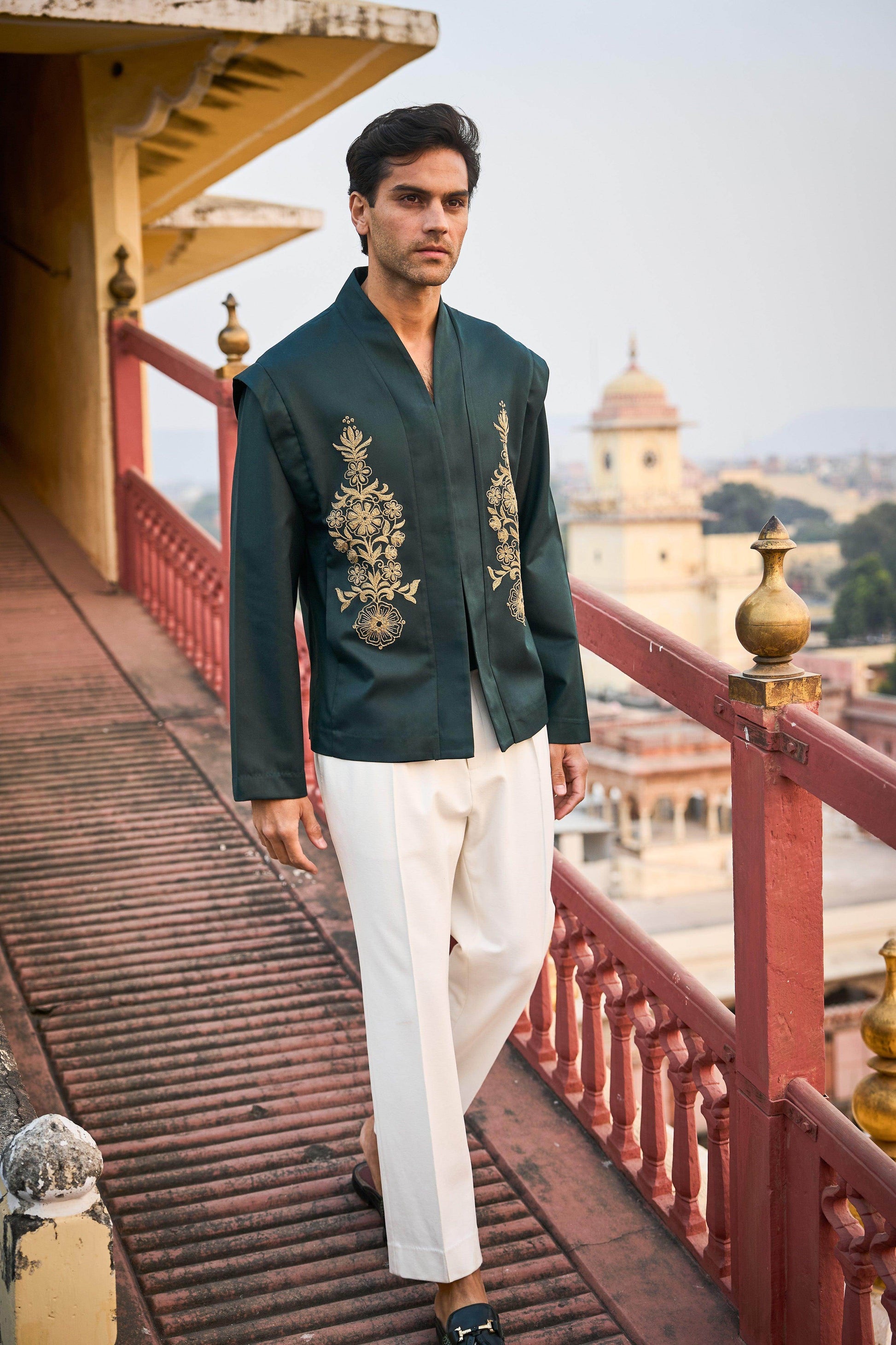 STRUCTURED EMBROIDERED SHIRT - dash and dot