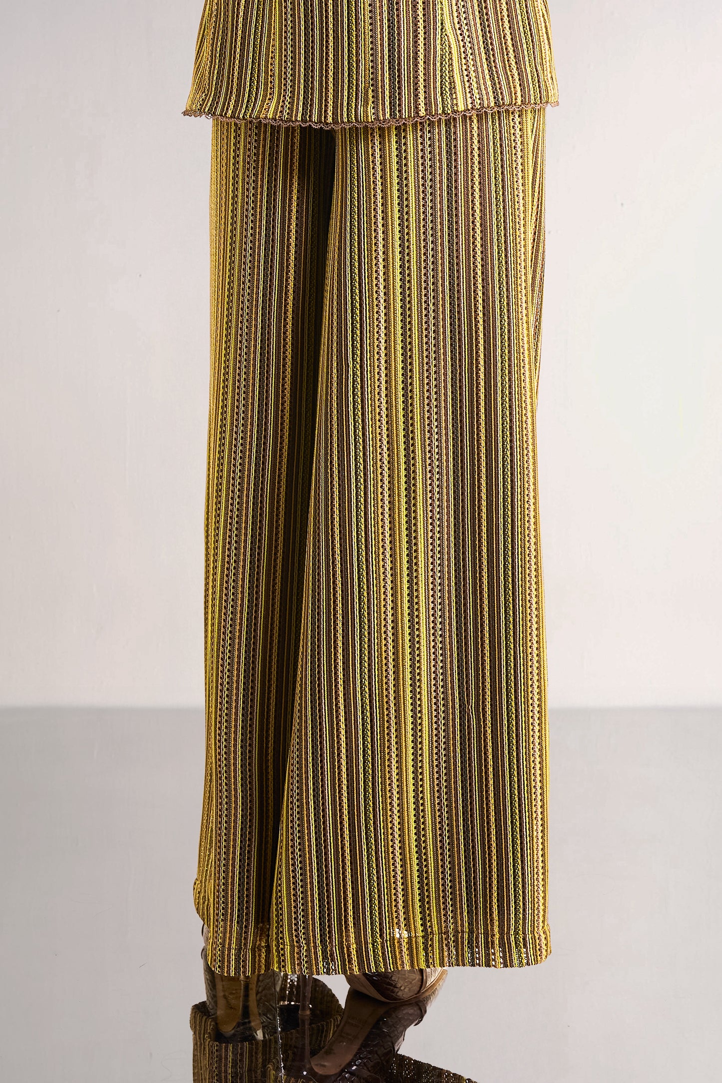 WIDE-LEGGED CROCHET KNIT PANT