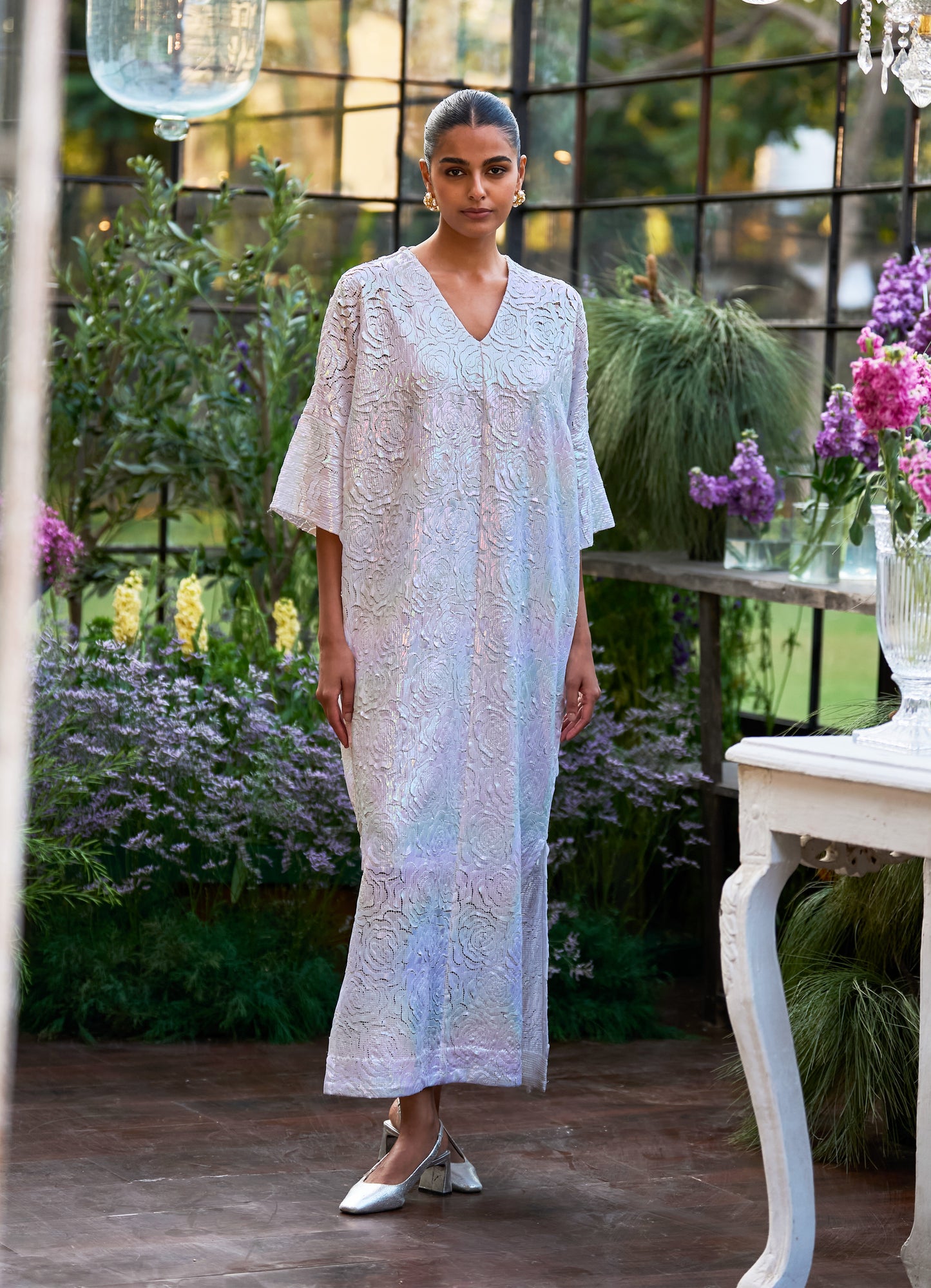 CUTWORK LAMÉ KAFTAN