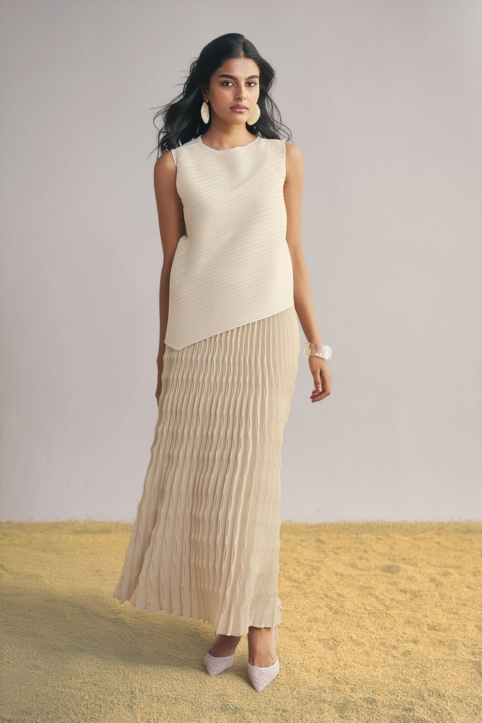 ASYMMETRIC PLEATED TOP dash and dot