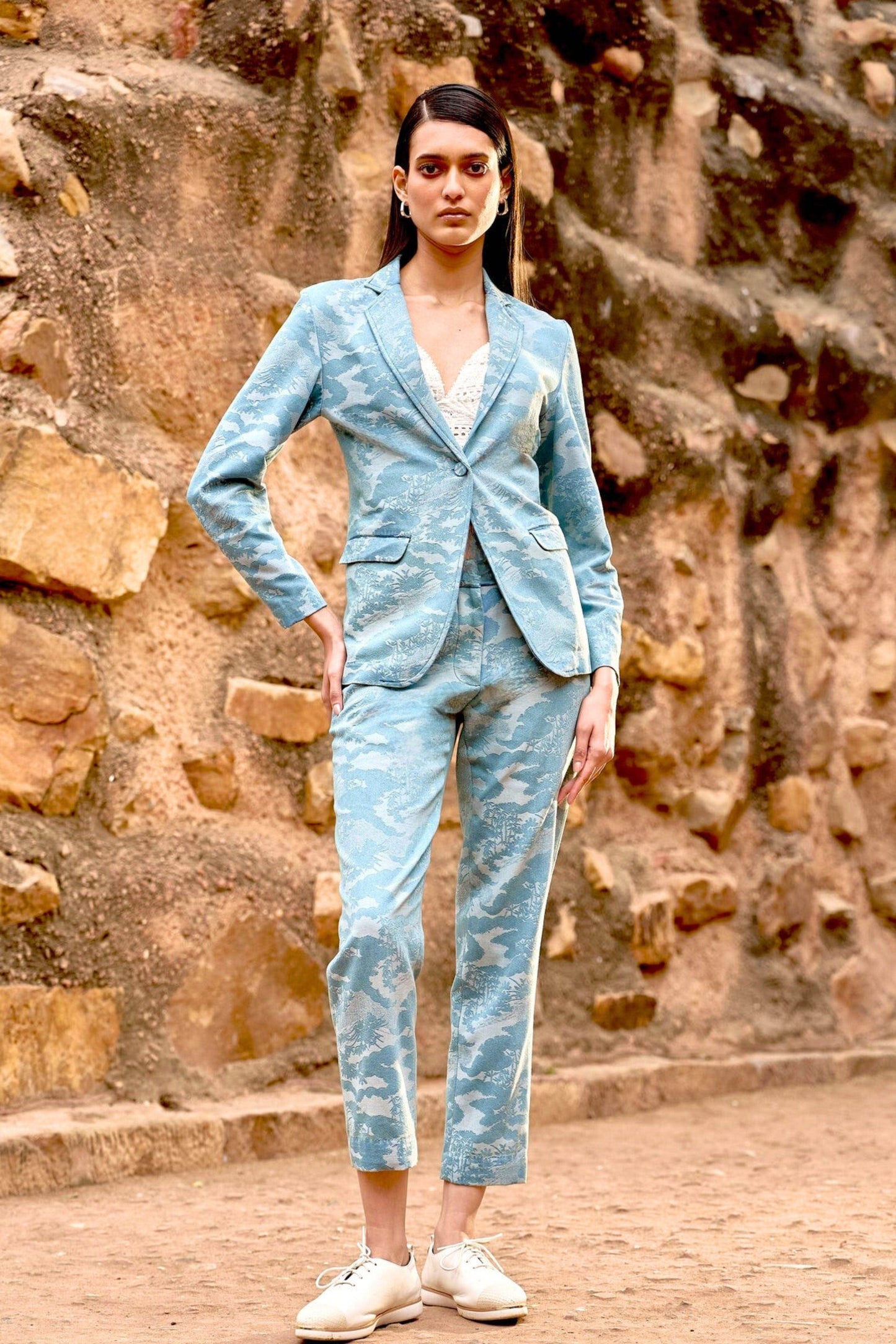 INDIGO JACQUARD BLAZER - dash and dot