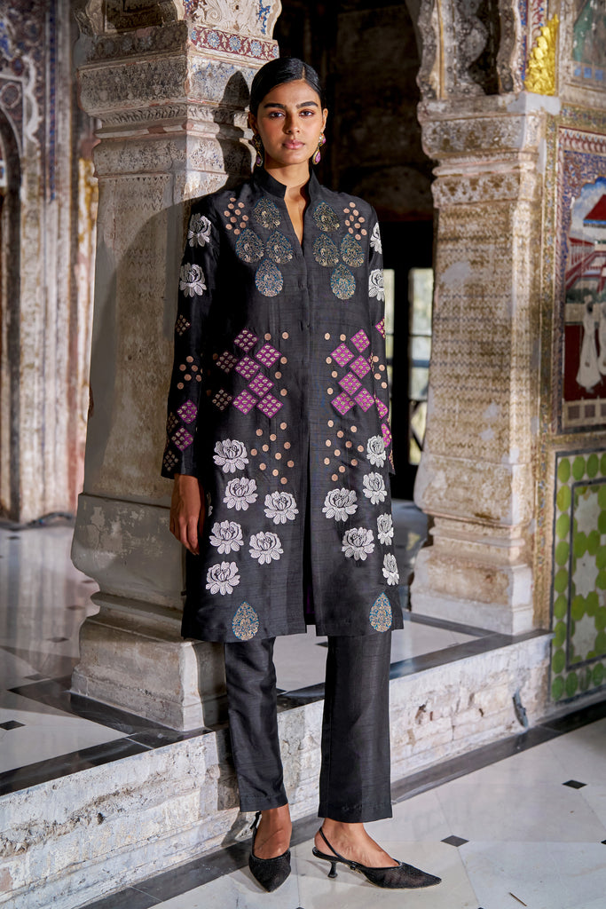 BROCADE EMBROIDERED SET dash and dot