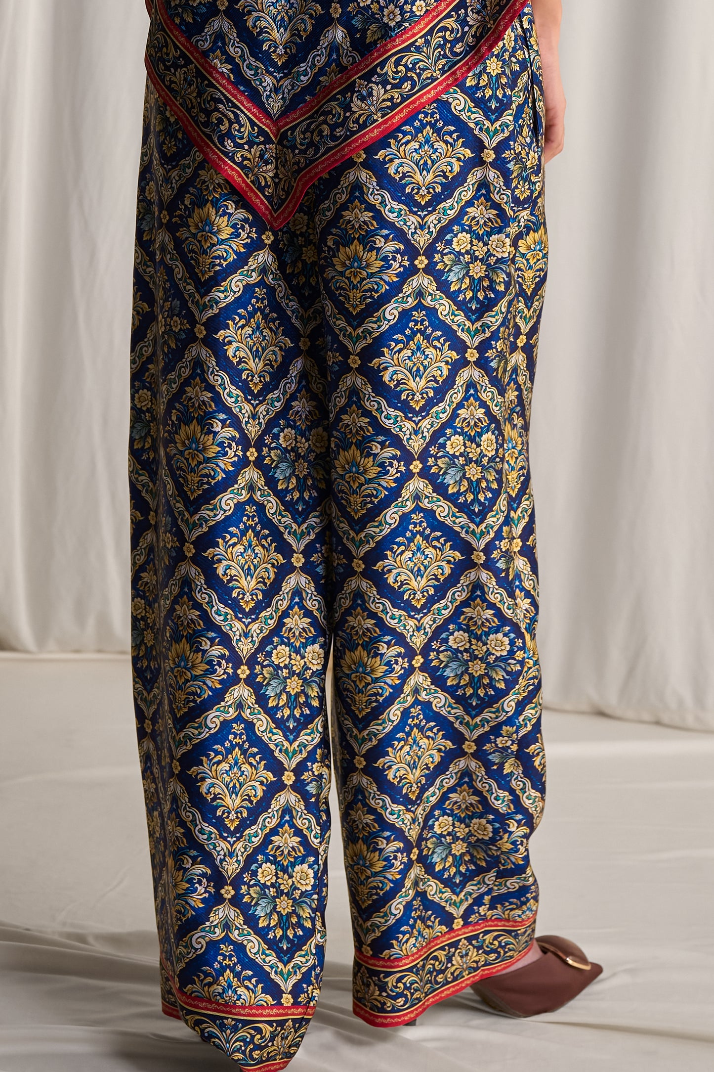 SCARF PRINT RELAXED FIT PANT
