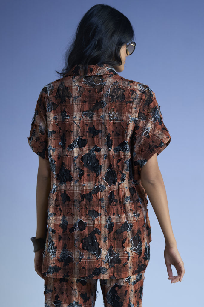 DISTRESSED STRUCTURED SHIRT dash and dot