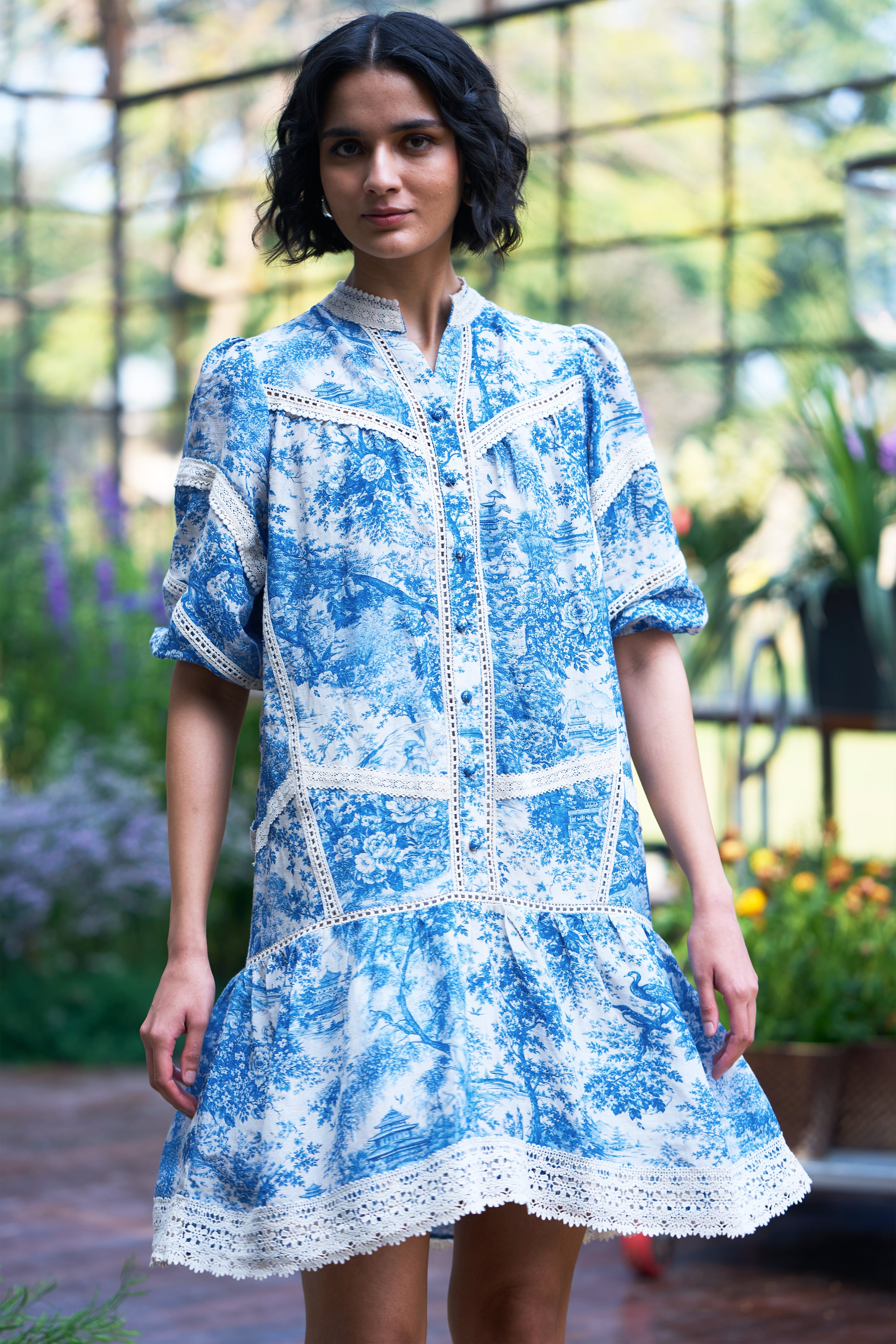 lace tiered mini dress LINEN TOILE & XXL / Ice Blue / White INSEAM:32 Petal & Pup Erika SMLSS24L21 The back showcases a