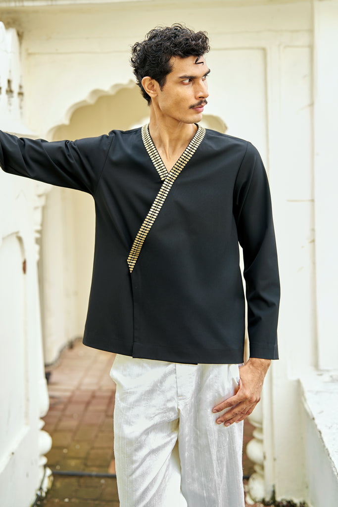 OVERLAP SHIRT WITH EMBROIDERY dash and dot