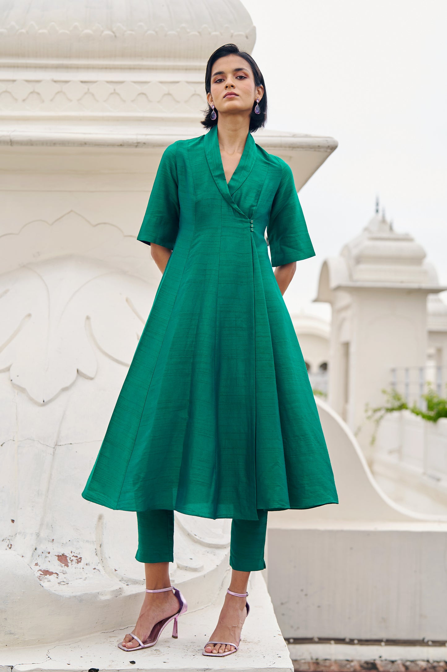 TEXTURED LONGLINE SIDE-BUTTON TOP