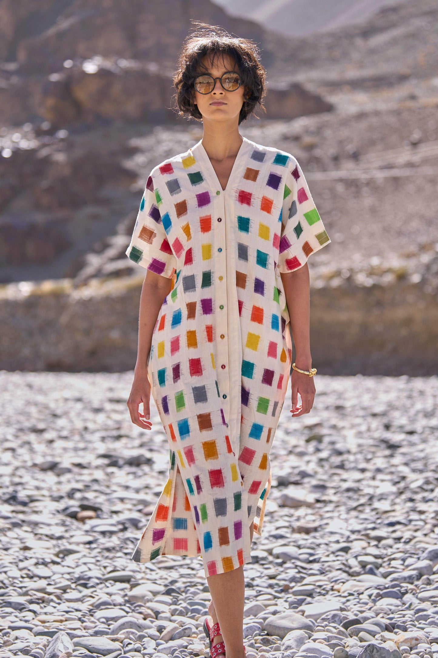 ikat shirt dress COTTON IKAT SHIRT DRESS Available in rich cranberry or deep navy, this fresh twist on our popular utility shape features a new pure cotton fabric woven with an exclusive ikat motif, making
