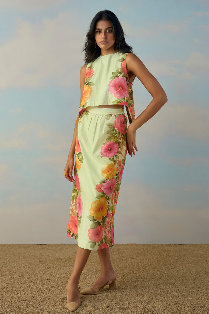 LINEN TULIP BACK PLACED FLORAL TOP dash and dot