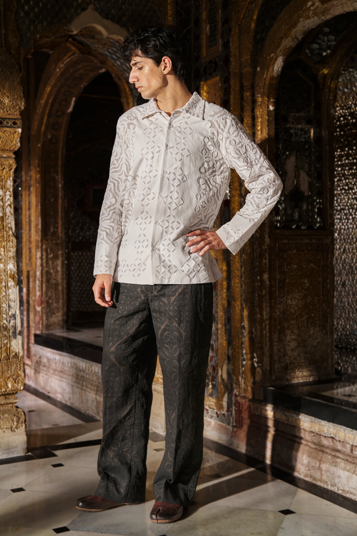 CUTWORK APPLIQUÉ SHIRT