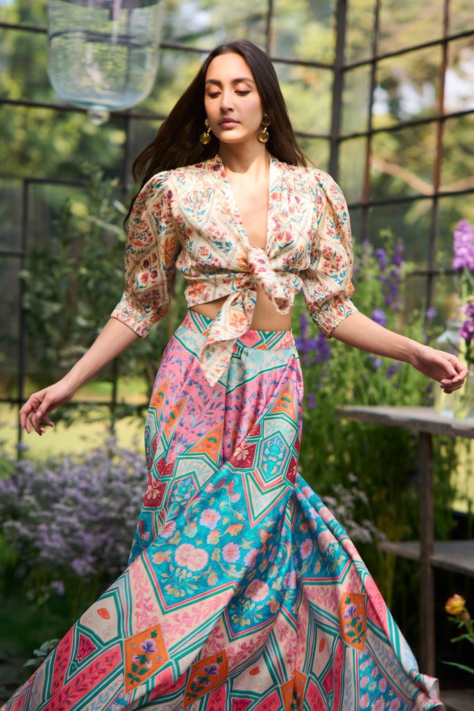 FLORAL PRINT FRONT-TIE TOP dash and dot