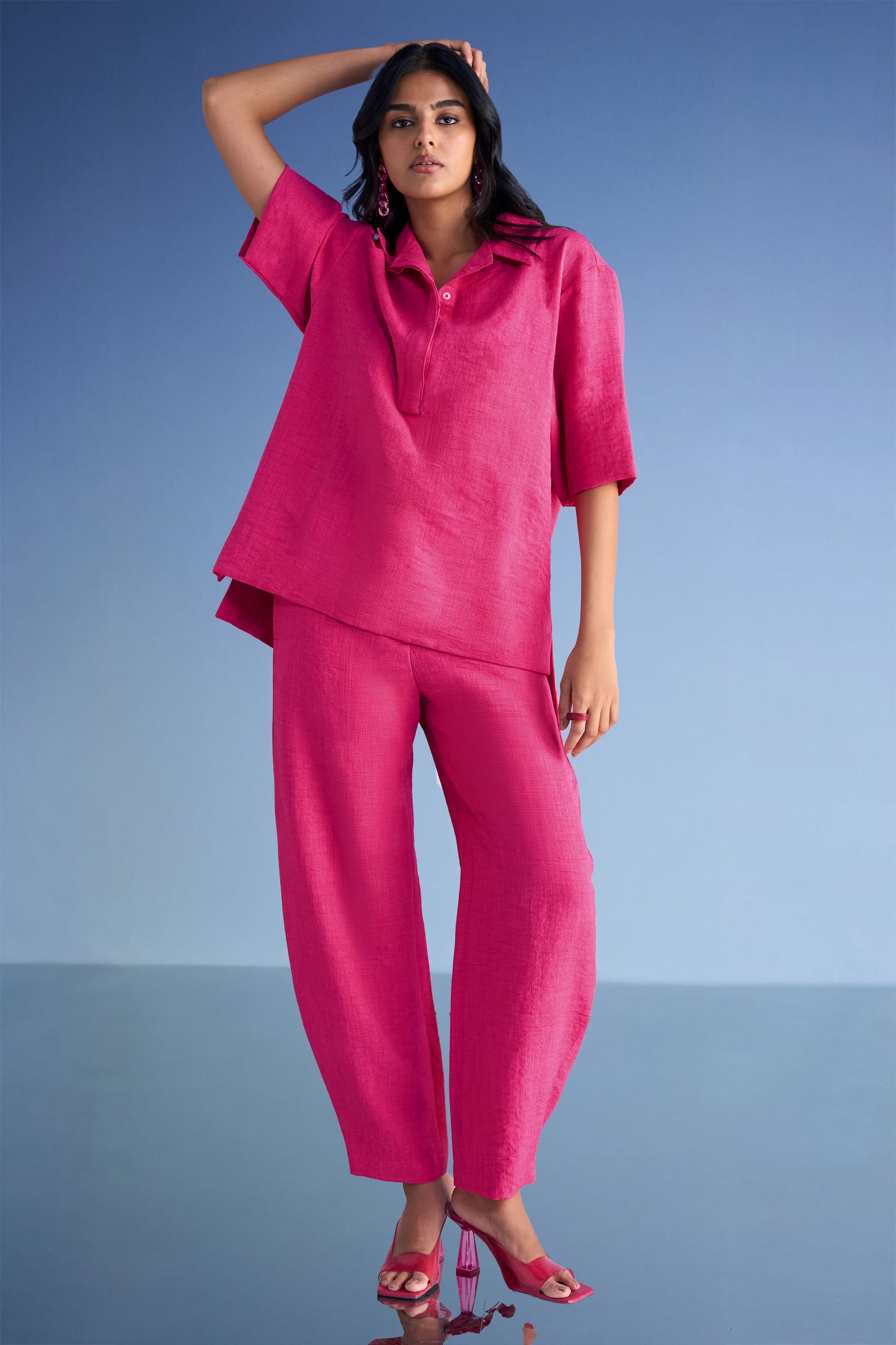 LINEN-TEXTURED HIGH-LOW TOP & STRAIGHT-CUT PANT SET