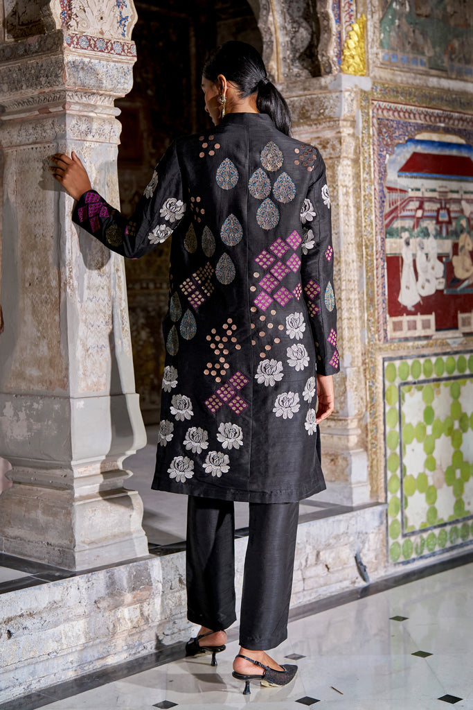 BROCADE EMBROIDERED SET dash and dot