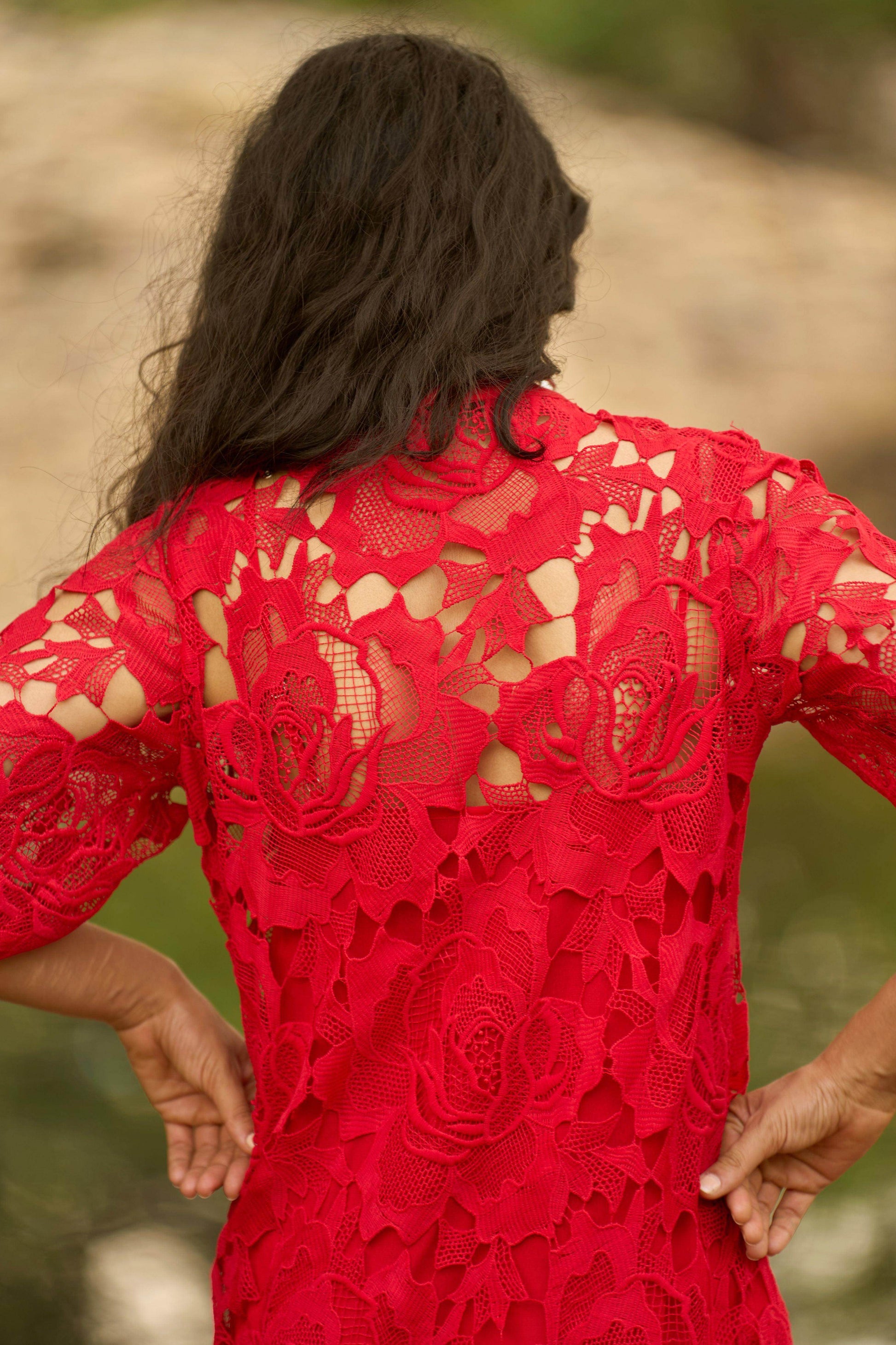 RED LACE MIDI - dash and dot