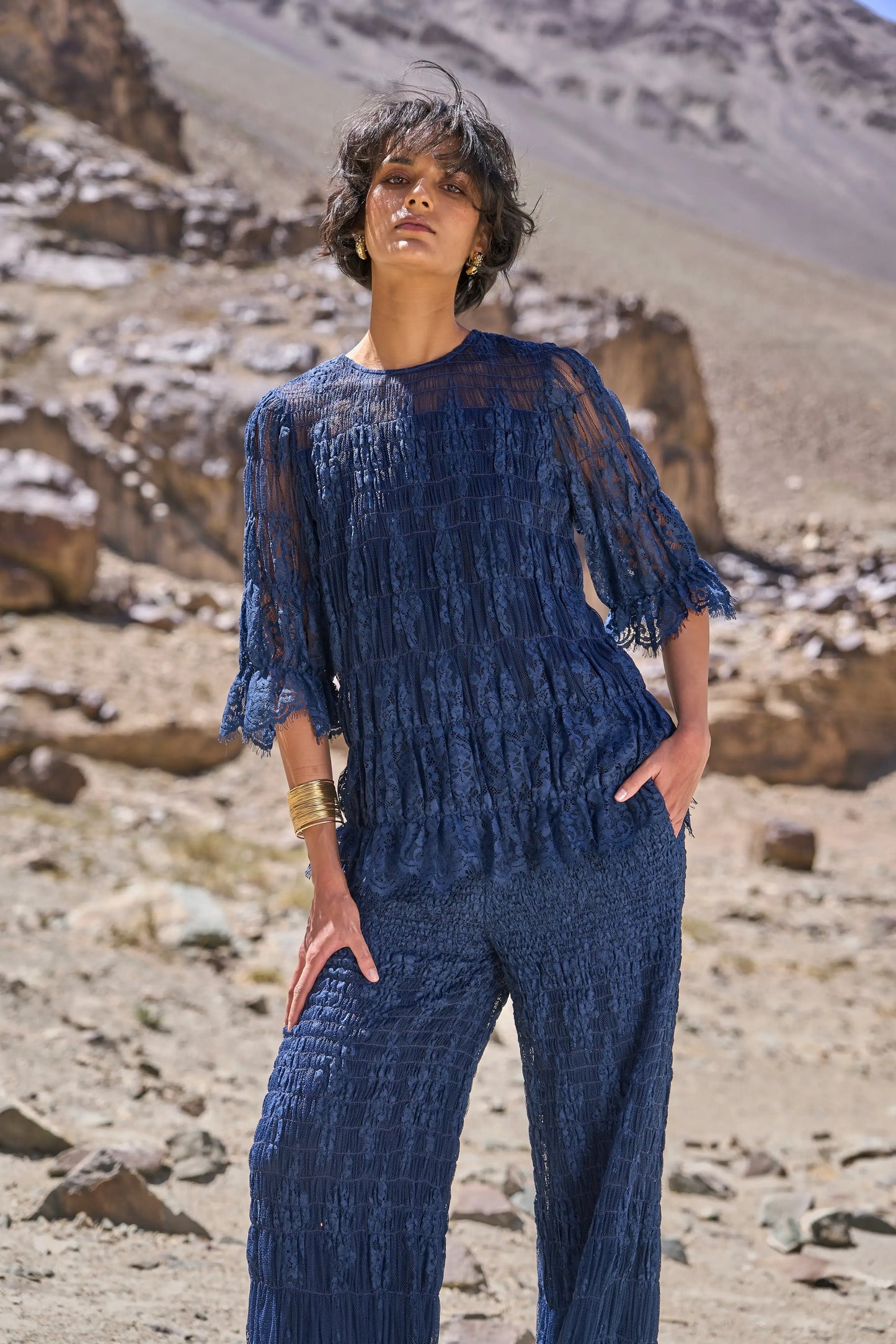 ALLOVER RUCHED LACE TOP