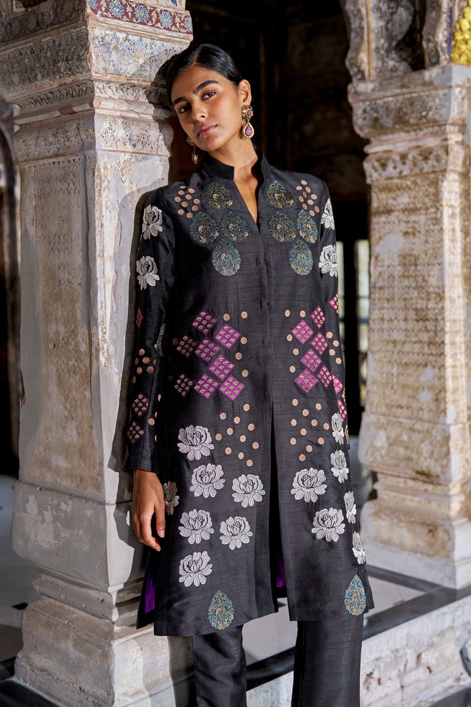 BROCADE EMBROIDERED TOP dash and dot