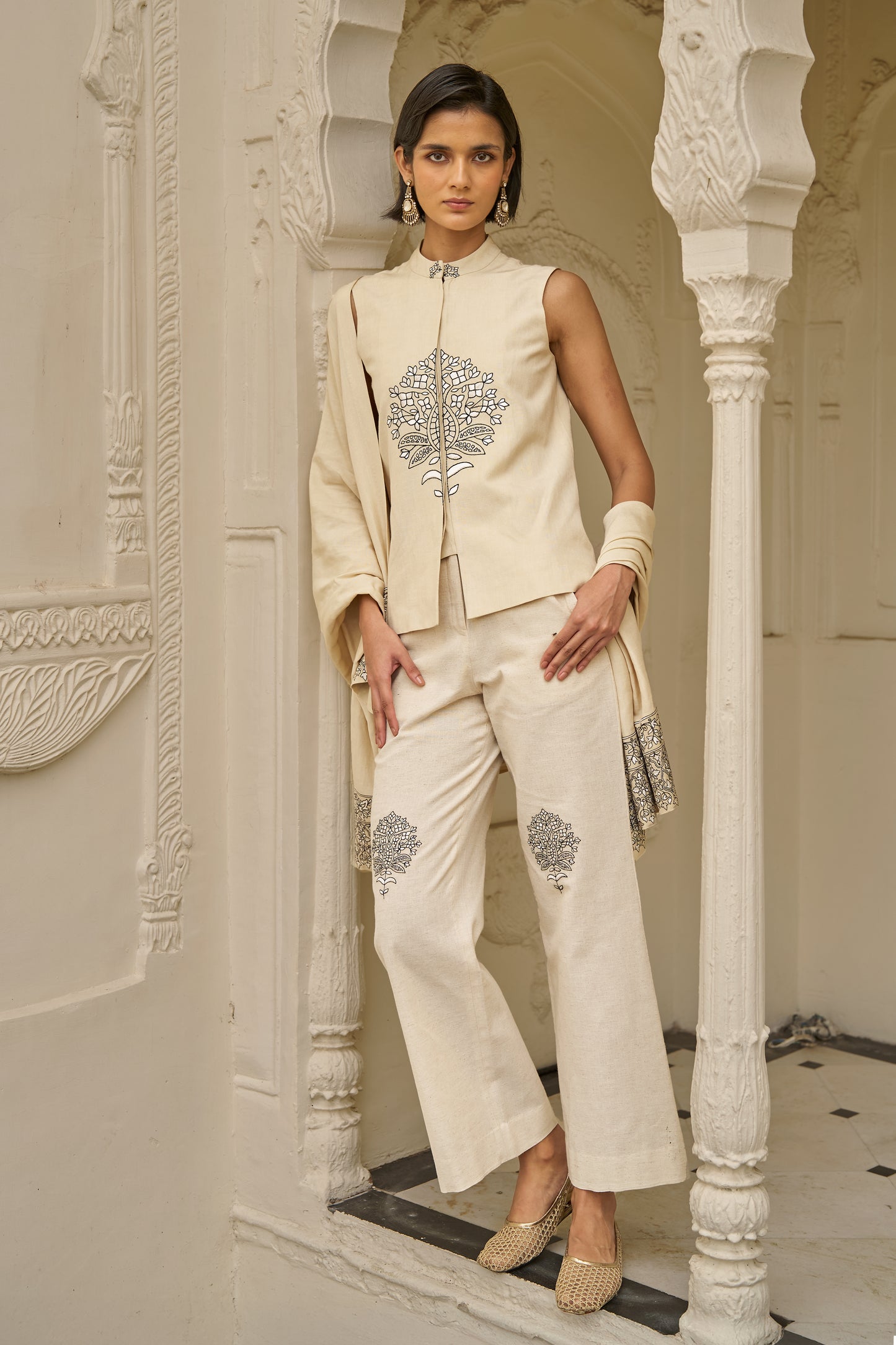 LINEN EMBROIDERED PANT SET WITH SHAWL