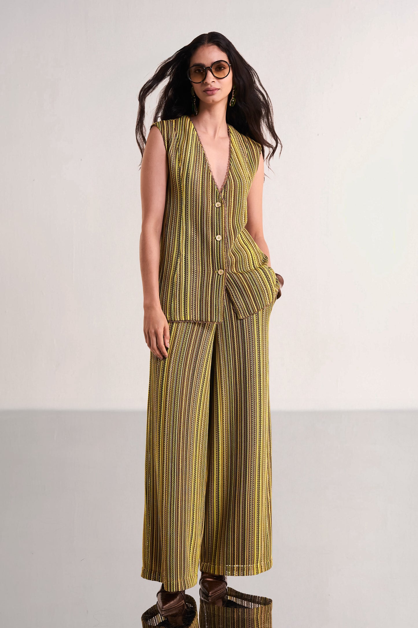 WIDE-LEGGED CROCHET KNIT PANT