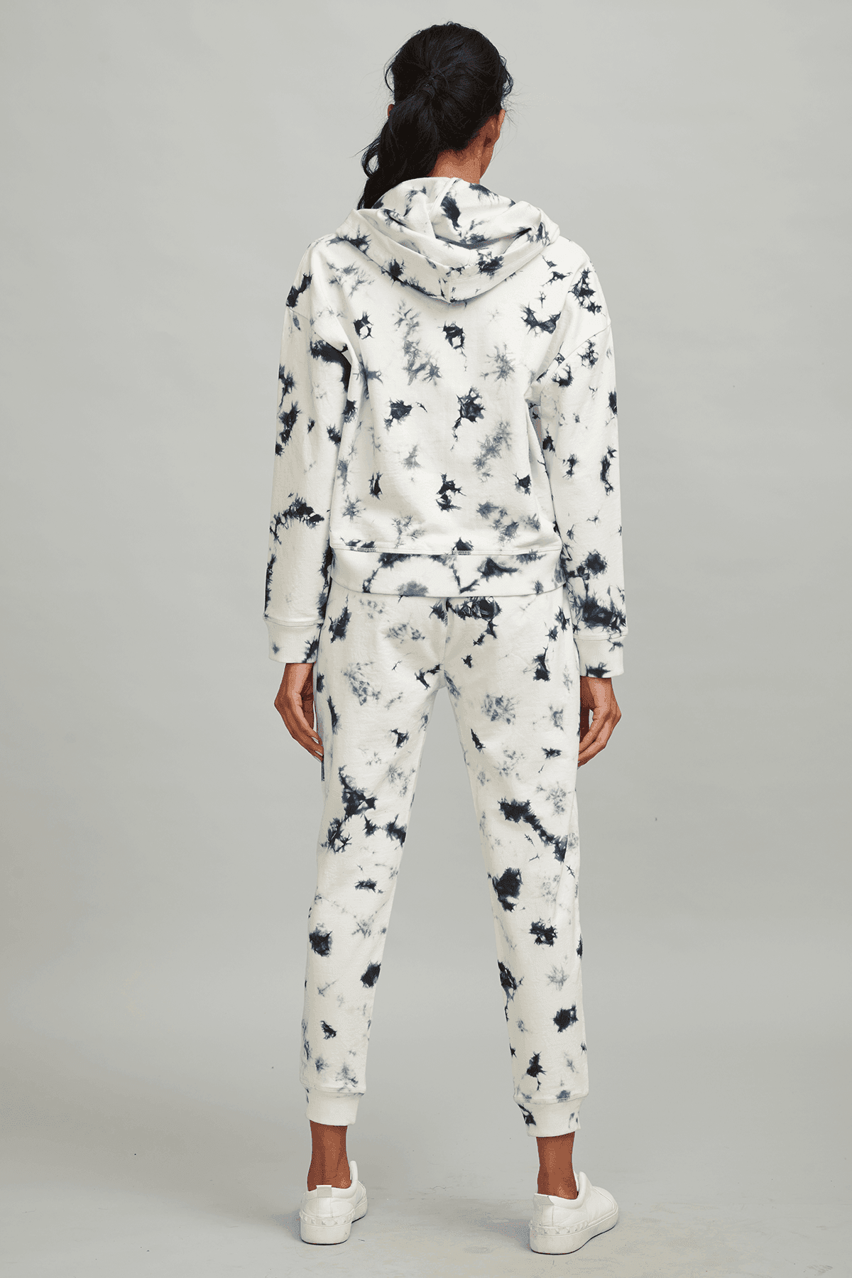 B/W TIE DYE HOODIE - dash and dot