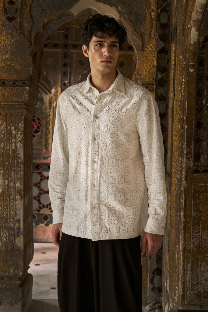 CHIKAN-STITCH SHIRT dash and dot