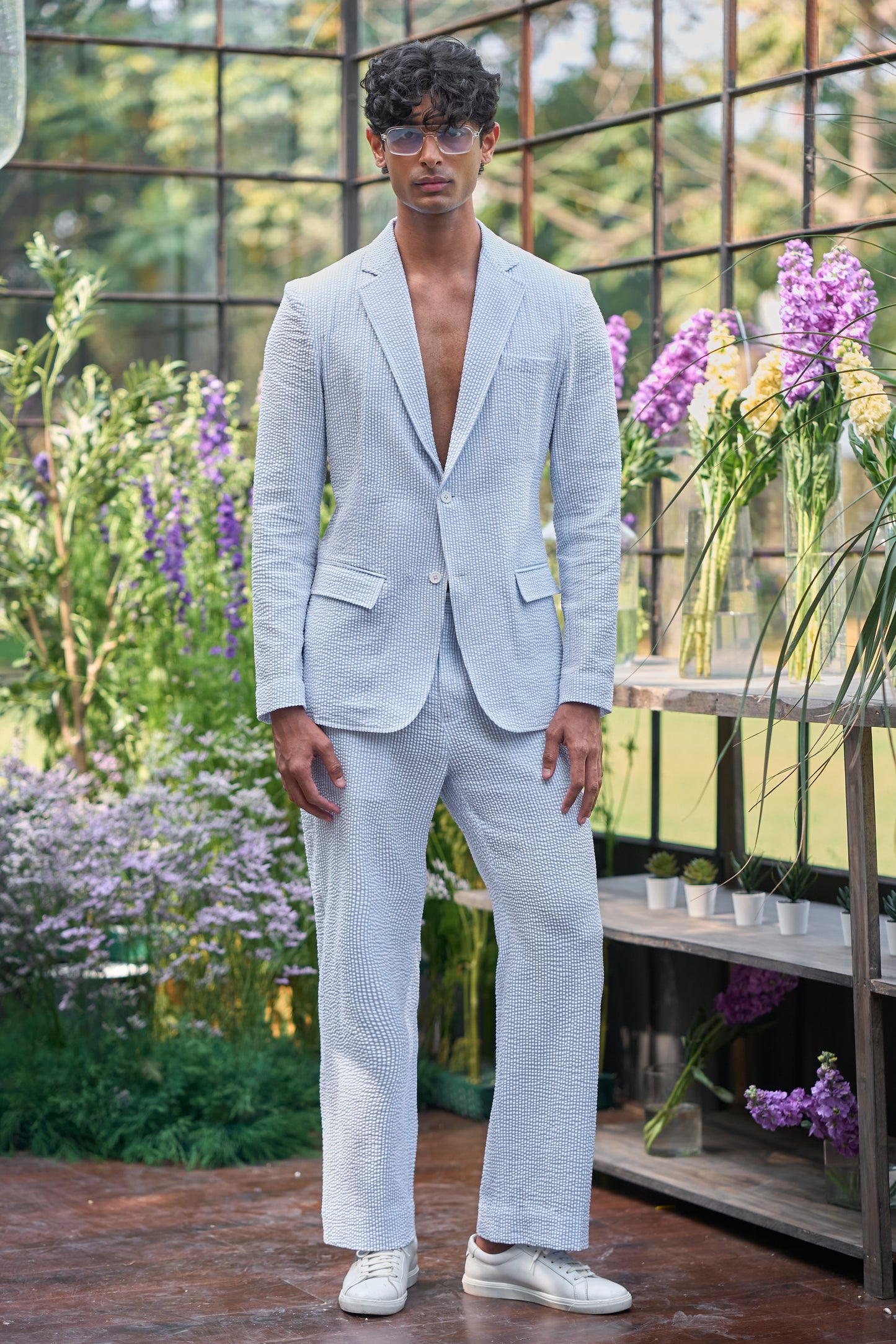 SEERSUCKER SUIT