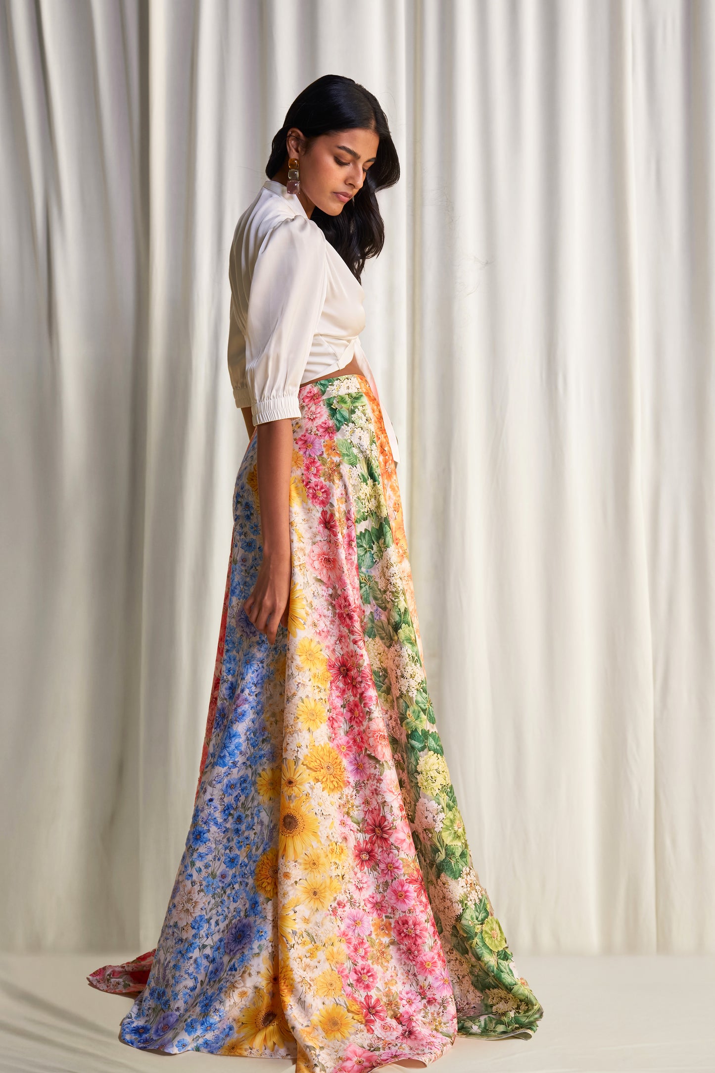 FRONT-TIE TOP & MULTI-FLORAL MAXI SKIRT