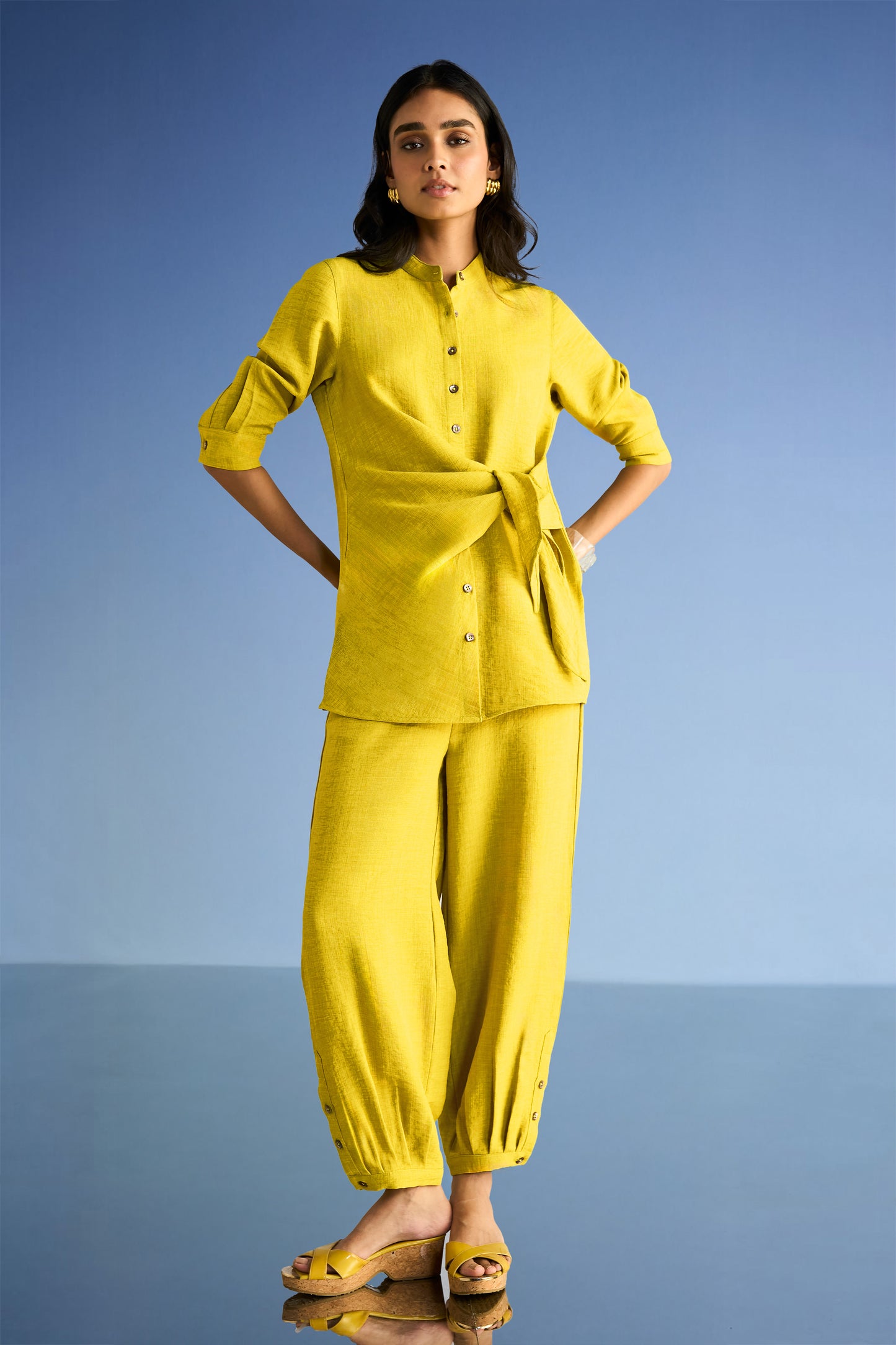 PLEATED LINEN-TEXTURED PANT