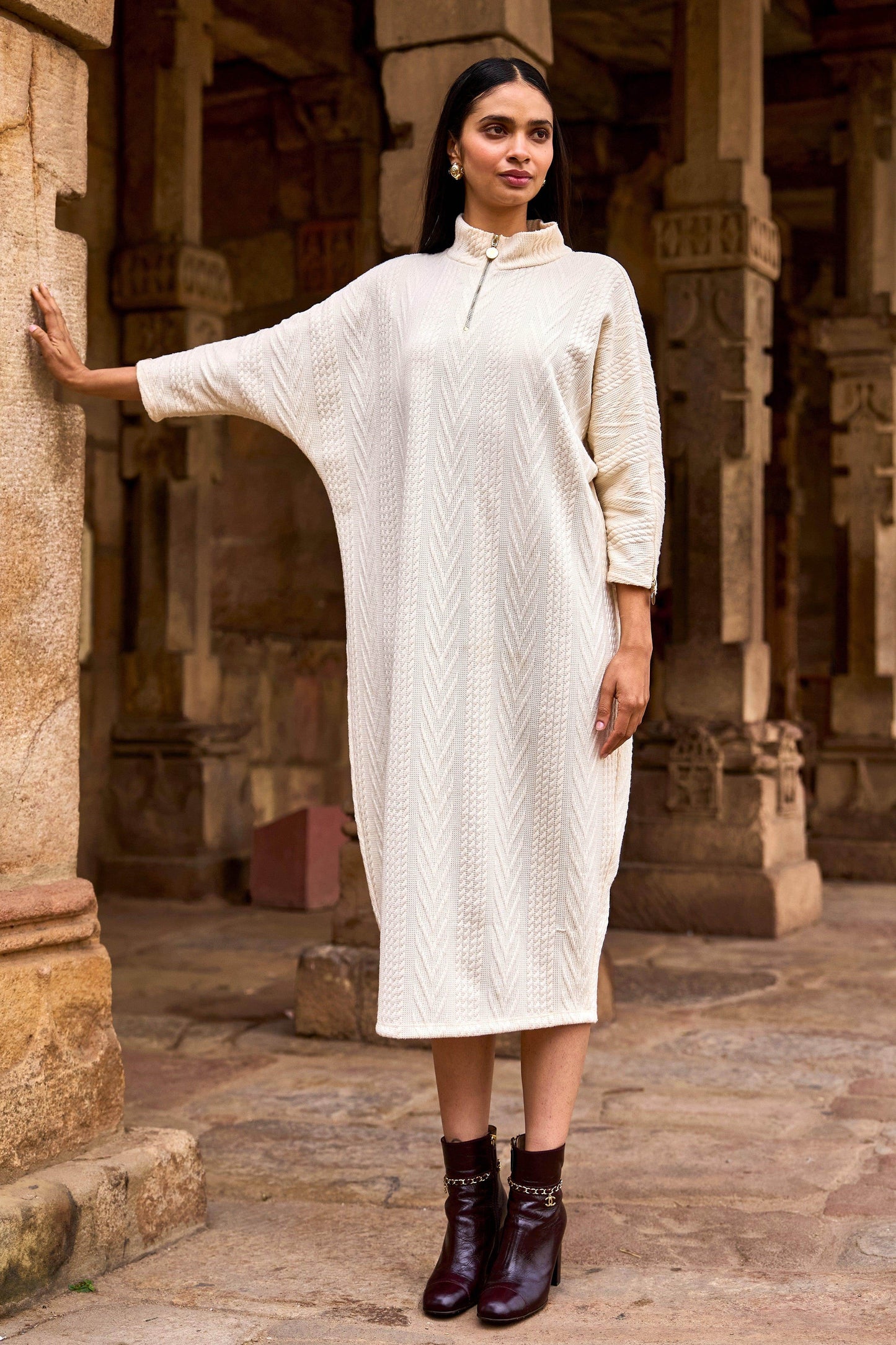 IVORY KNIT MIDI - dash and dot