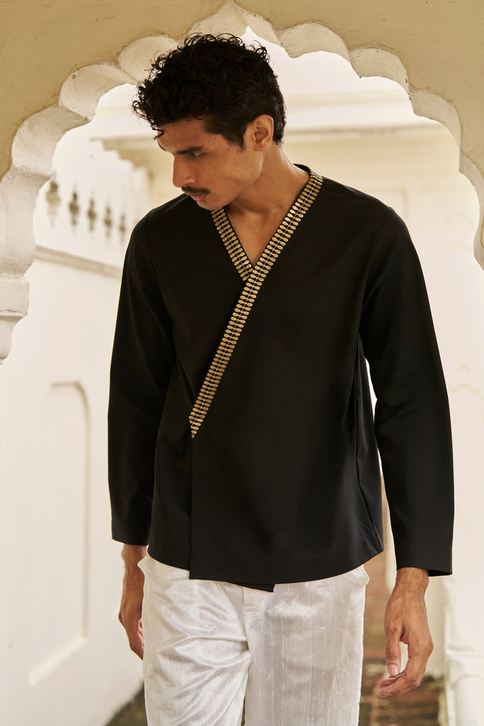 OVERLAP SHIRT WITH EMBROIDERY dash and dot