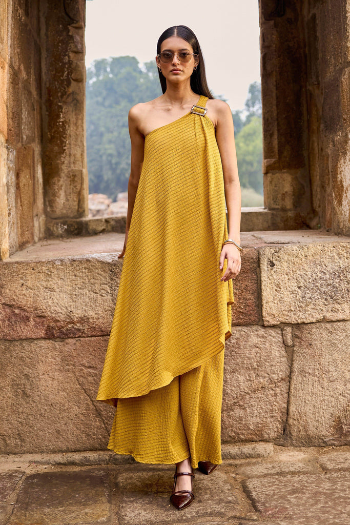 TEXTURED ONE SHOULDER SET - dash and dot dash and dot