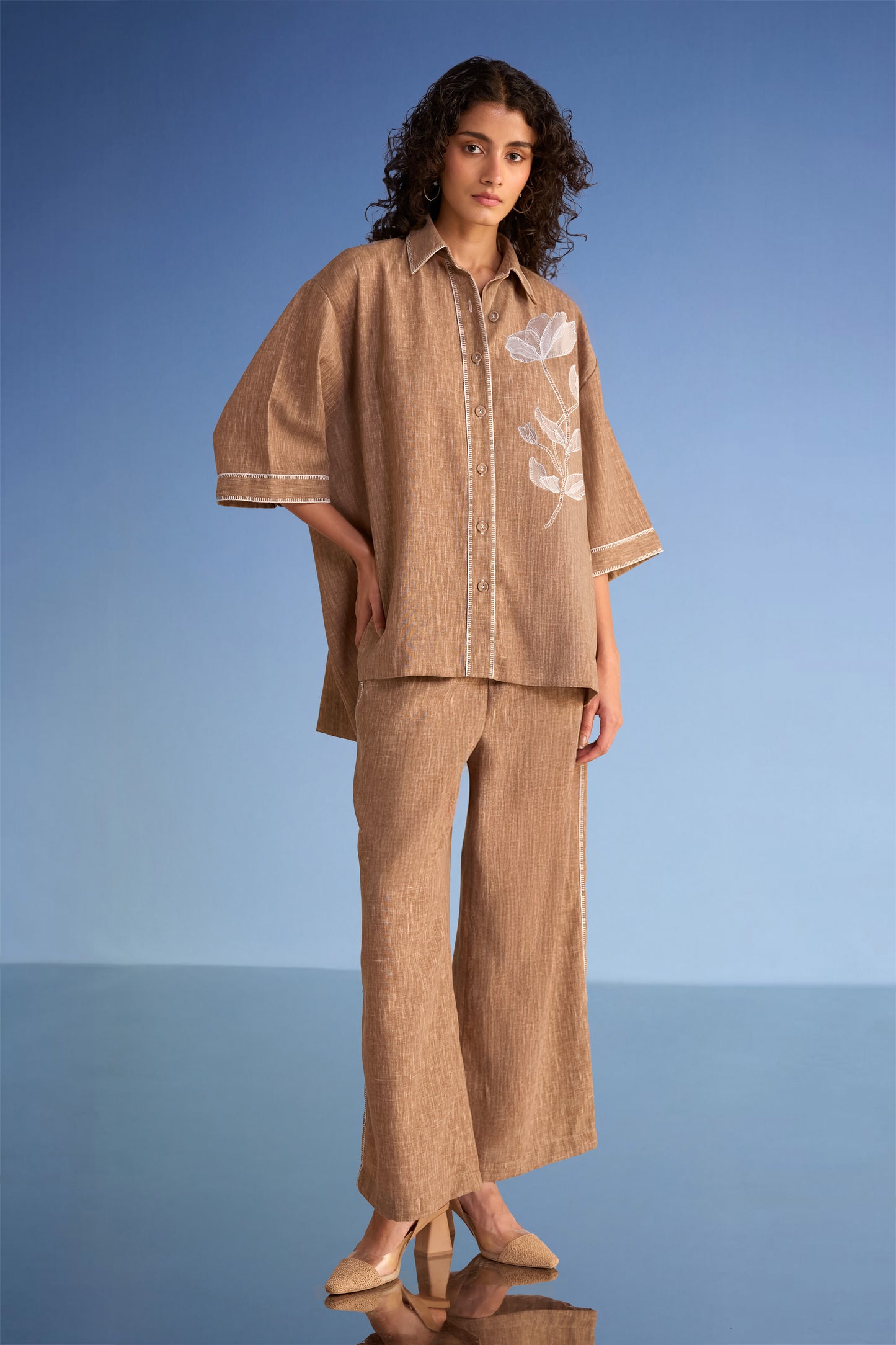 FLORAL APPLIQUÉ LINEN-TEXTURED SHIRT & WIDE-LEGGED PANT SET