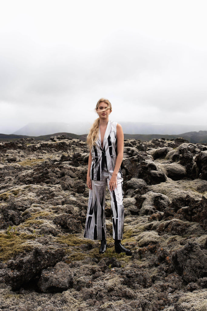 BRUSH STROKE SLEEVELESS SUIT CULOTTES - dash and dot dash and dot