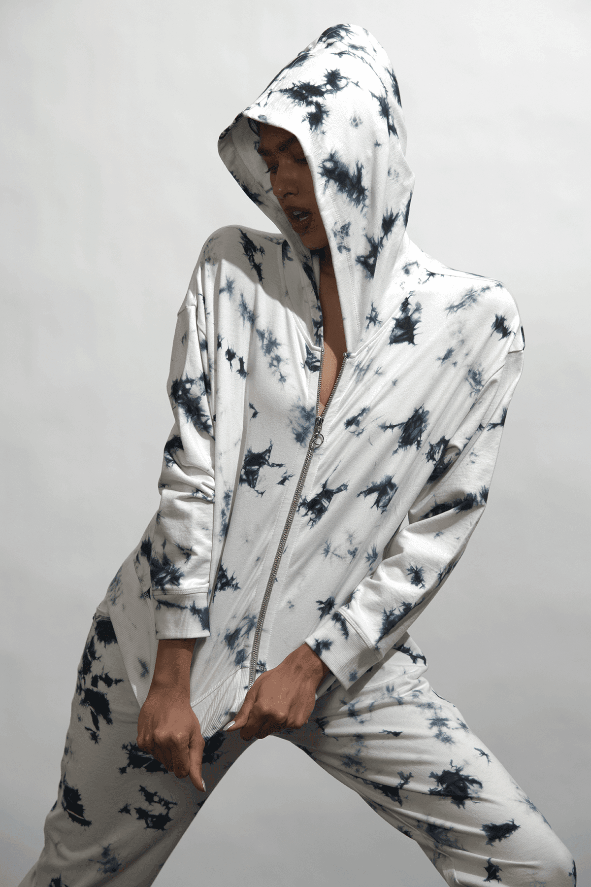 B/W TIE DYE TRACK SUIT - dash and dot
