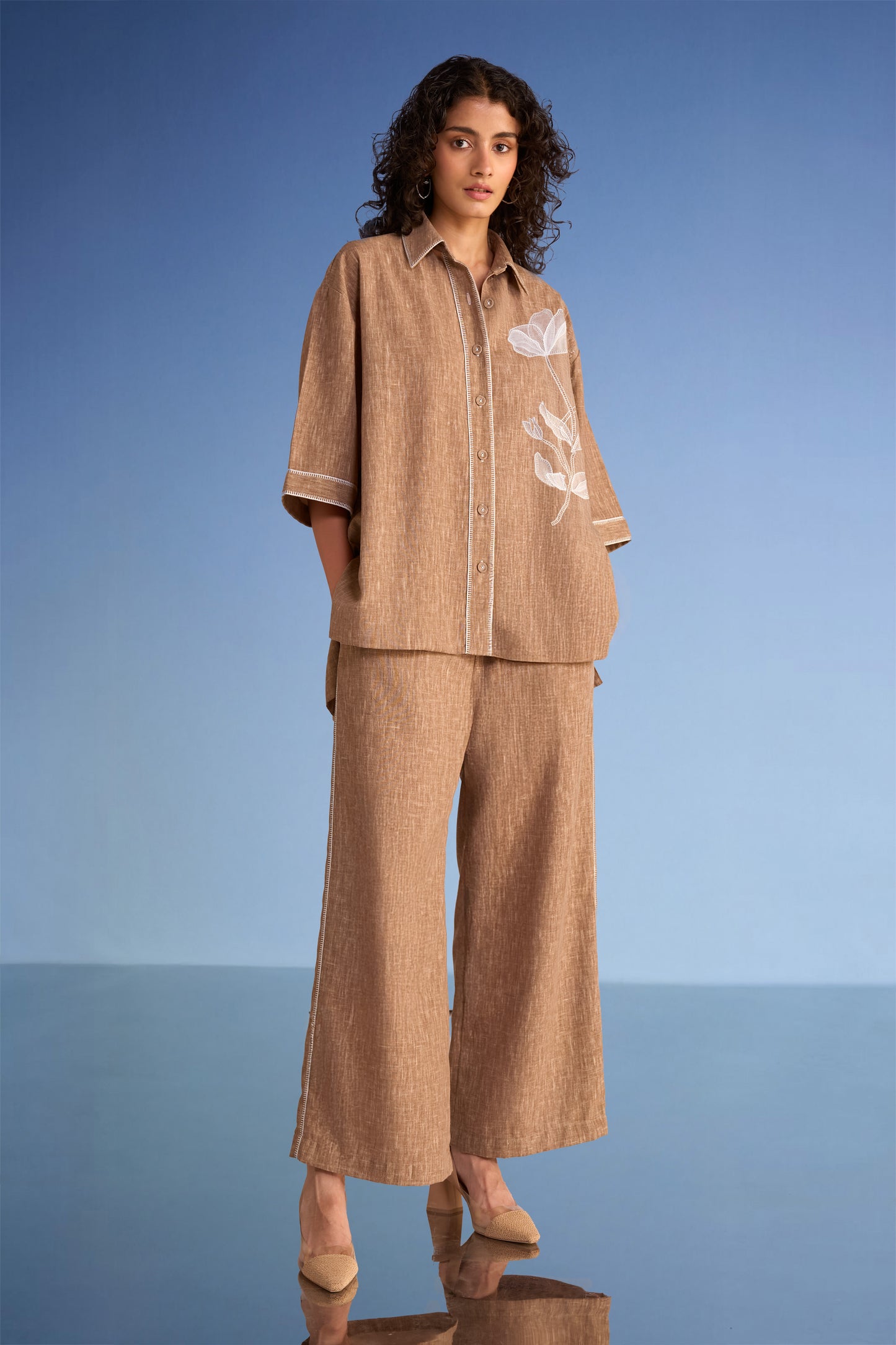 FLORAL APPLIQUÉ LINEN-TEXTURED SHIRT & WIDE-LEGGED PANT SET