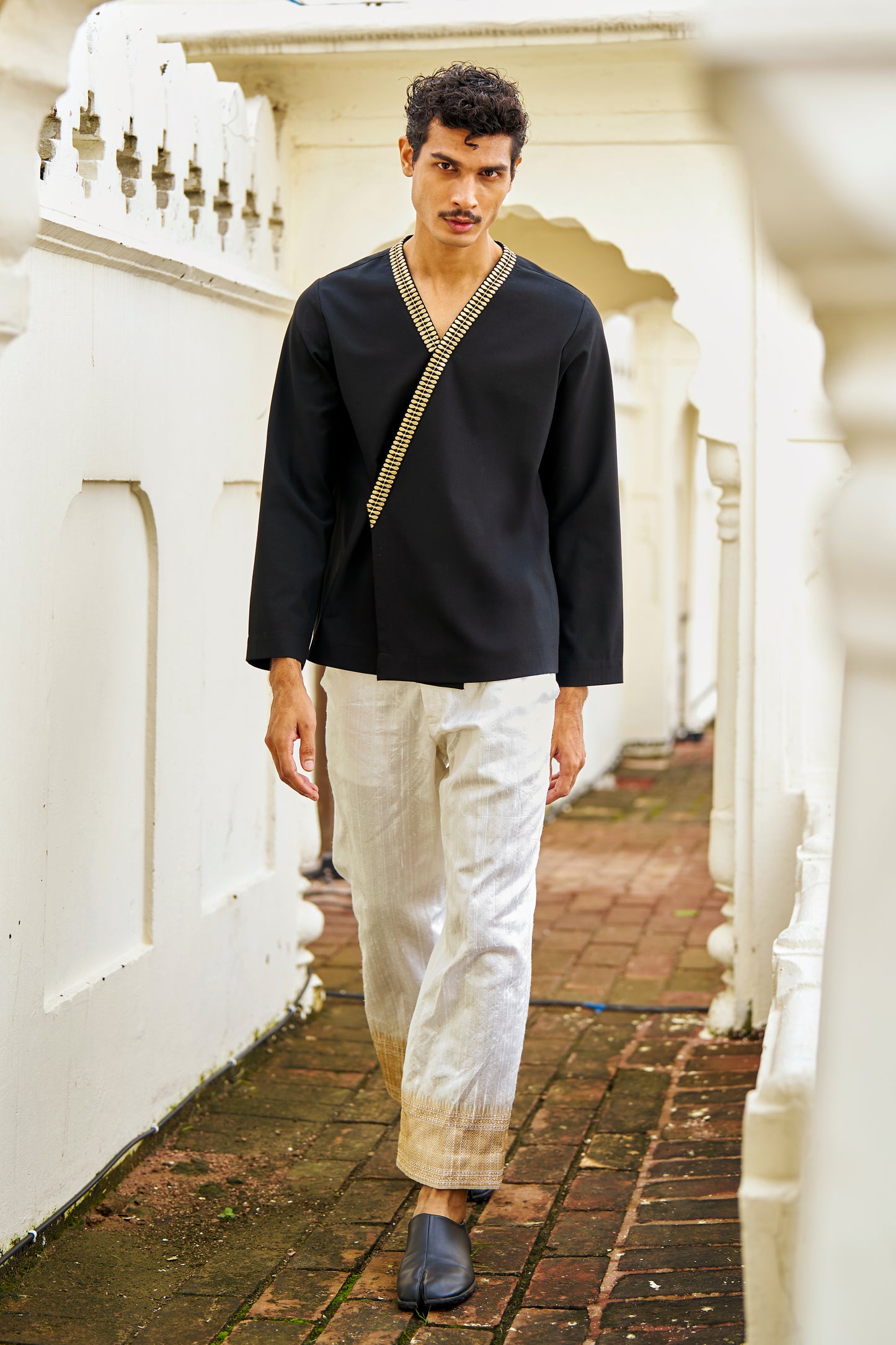 OVERLAP SHIRT WITH EMBROIDERY